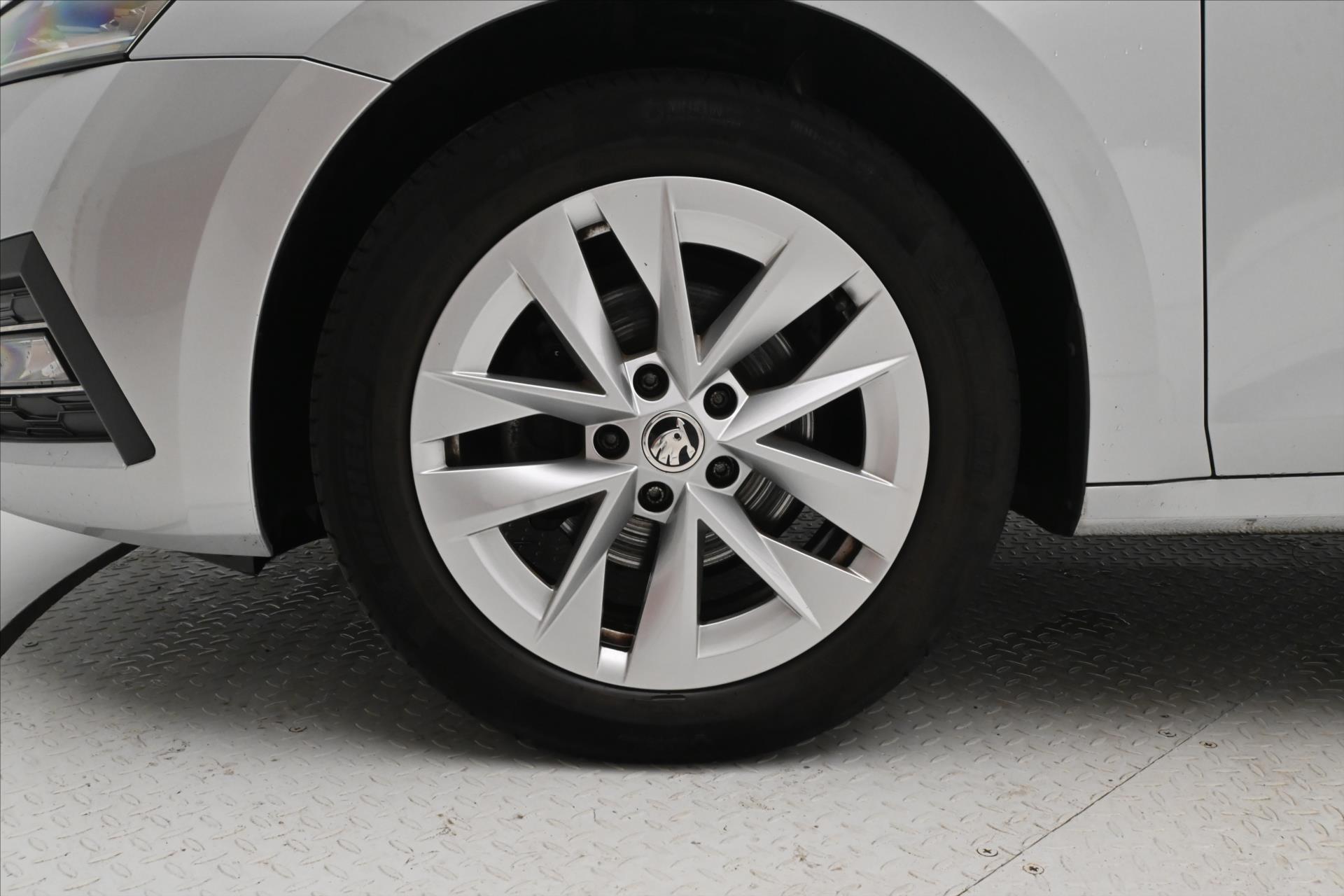 Hlavní fotografie vozu Škoda Octavia 2,0 TDI 110 kW DSG Style Záruka až 5 let (33)