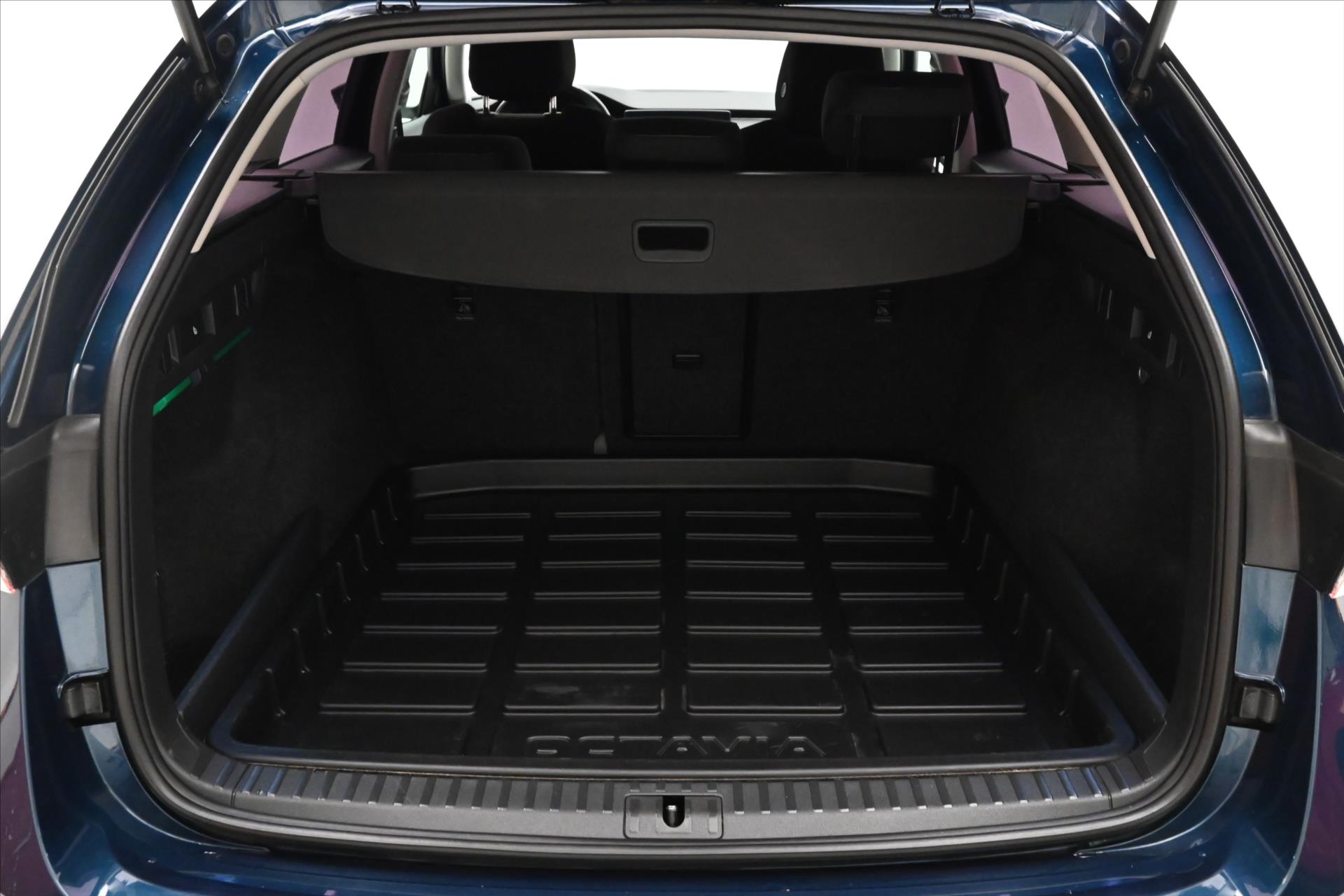 Hlavní fotografie vozu Škoda Octavia 2,0 TDI 110 kW DSG Style Záruka až 5 let (10)