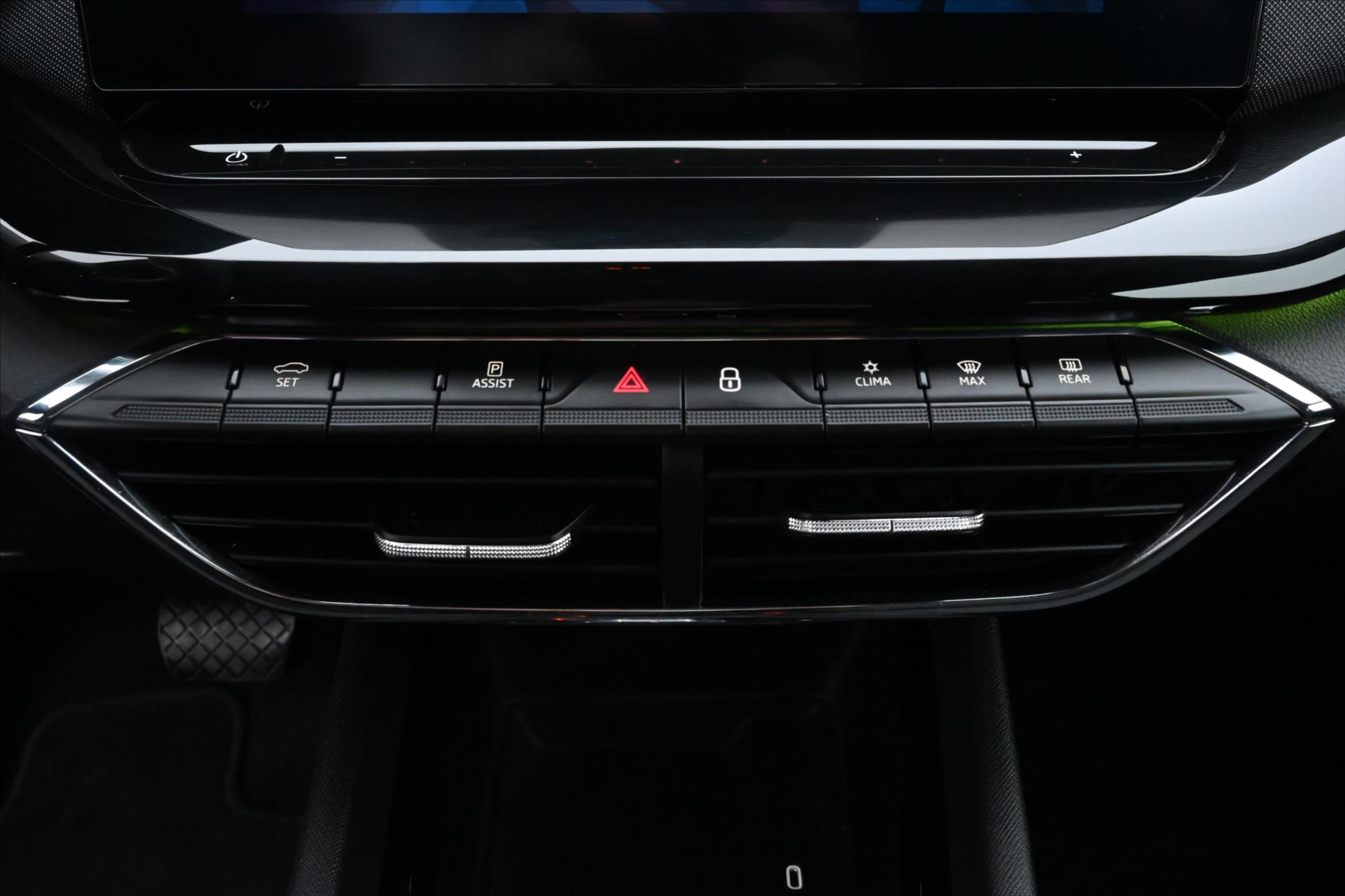 Hlavní fotografie vozu Škoda Octavia 2,0 TDI 110 kW DSG Style Záruka až 5 let (20)