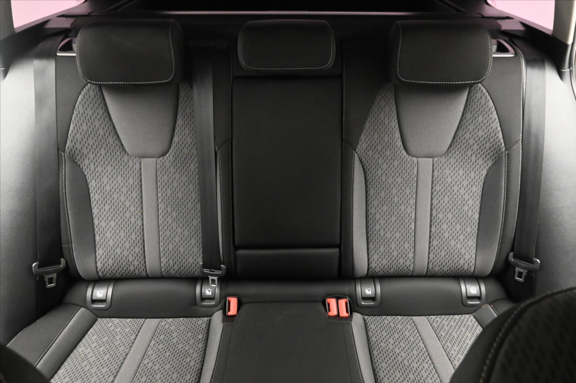 Hlavní fotografie vozu Škoda Octavia 2,0 TDI 110 kW DSG Style Záruka až 5 let (27)