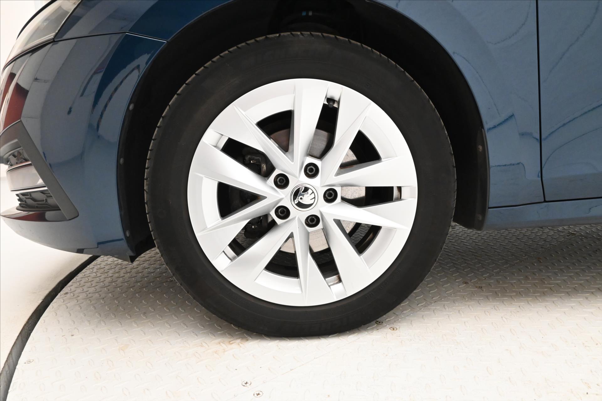 Hlavní fotografie vozu Škoda Octavia 2,0 TDI 110 kW DSG Style Záruka až 5 let (31)