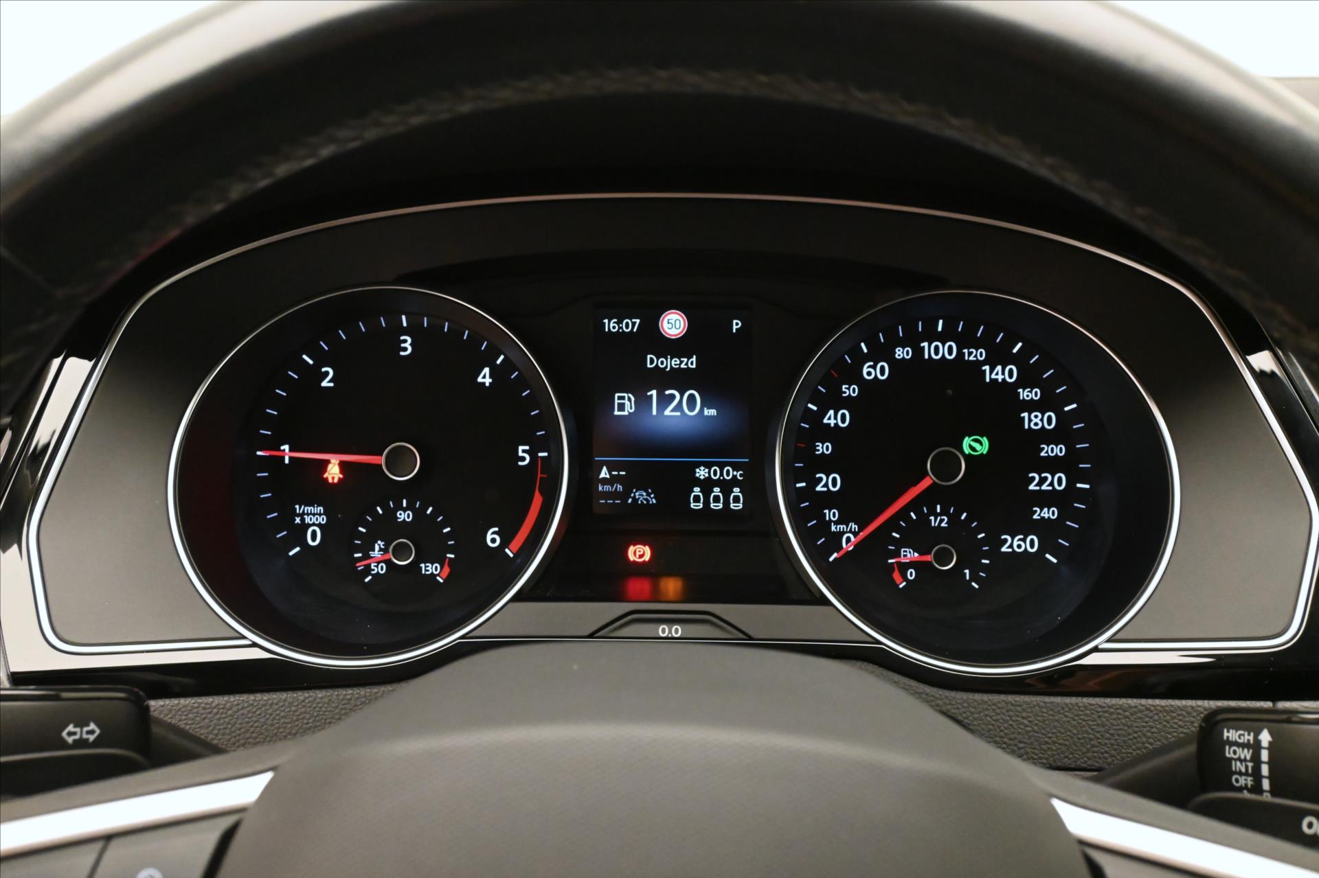 Hlavní fotografie vozu Volkswagen Passat 2,0 TDI 110 kW DSG Business Záruka až 5 let (16)