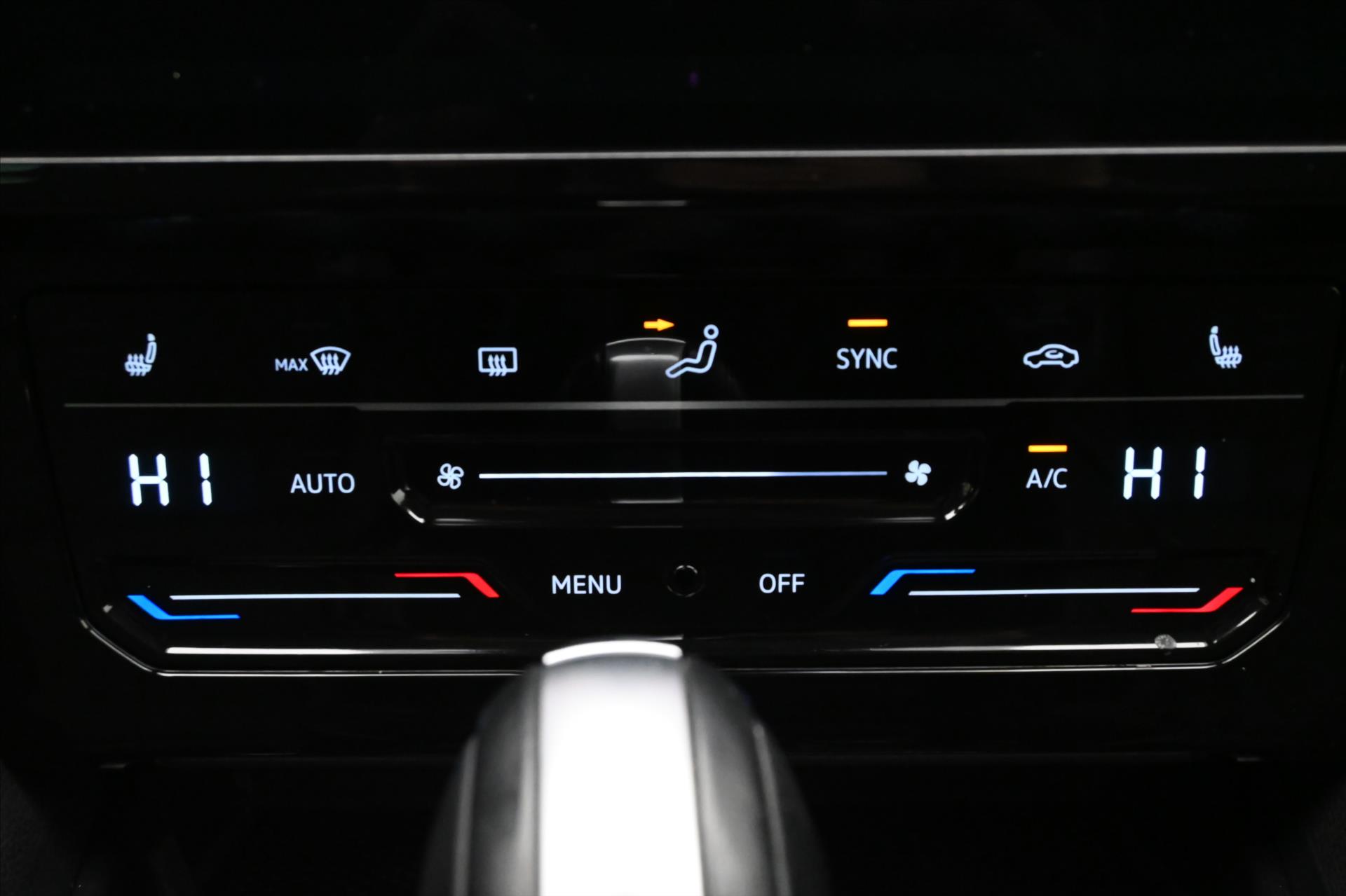 Hlavní fotografie vozu Volkswagen Passat 2,0 TDI 110 kW DSG Business Záruka až 5 let (20)