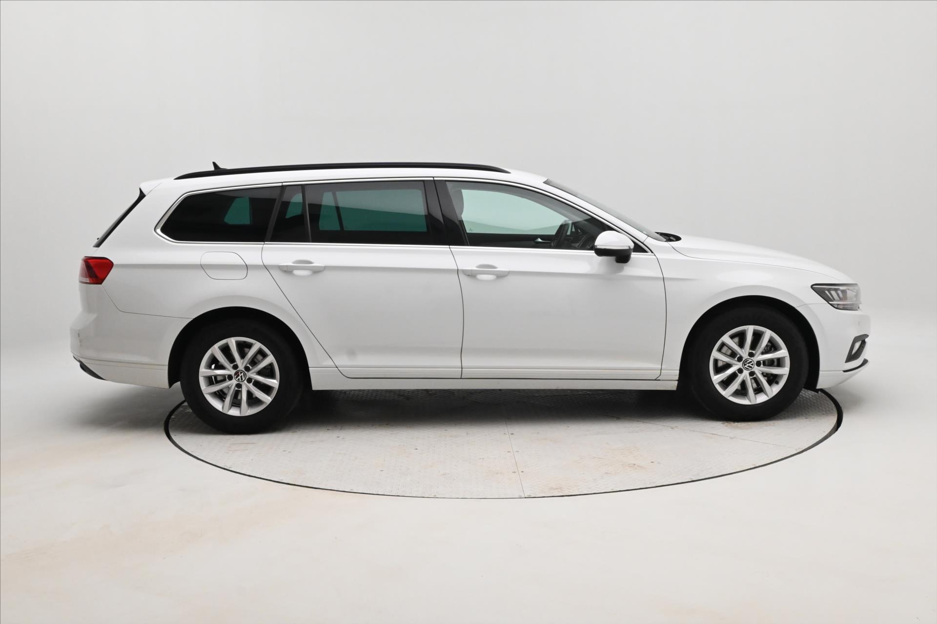 Hlavní fotografie vozu Volkswagen Passat 2,0 TDI 110 kW DSG Business Záruka až 5 let (4)