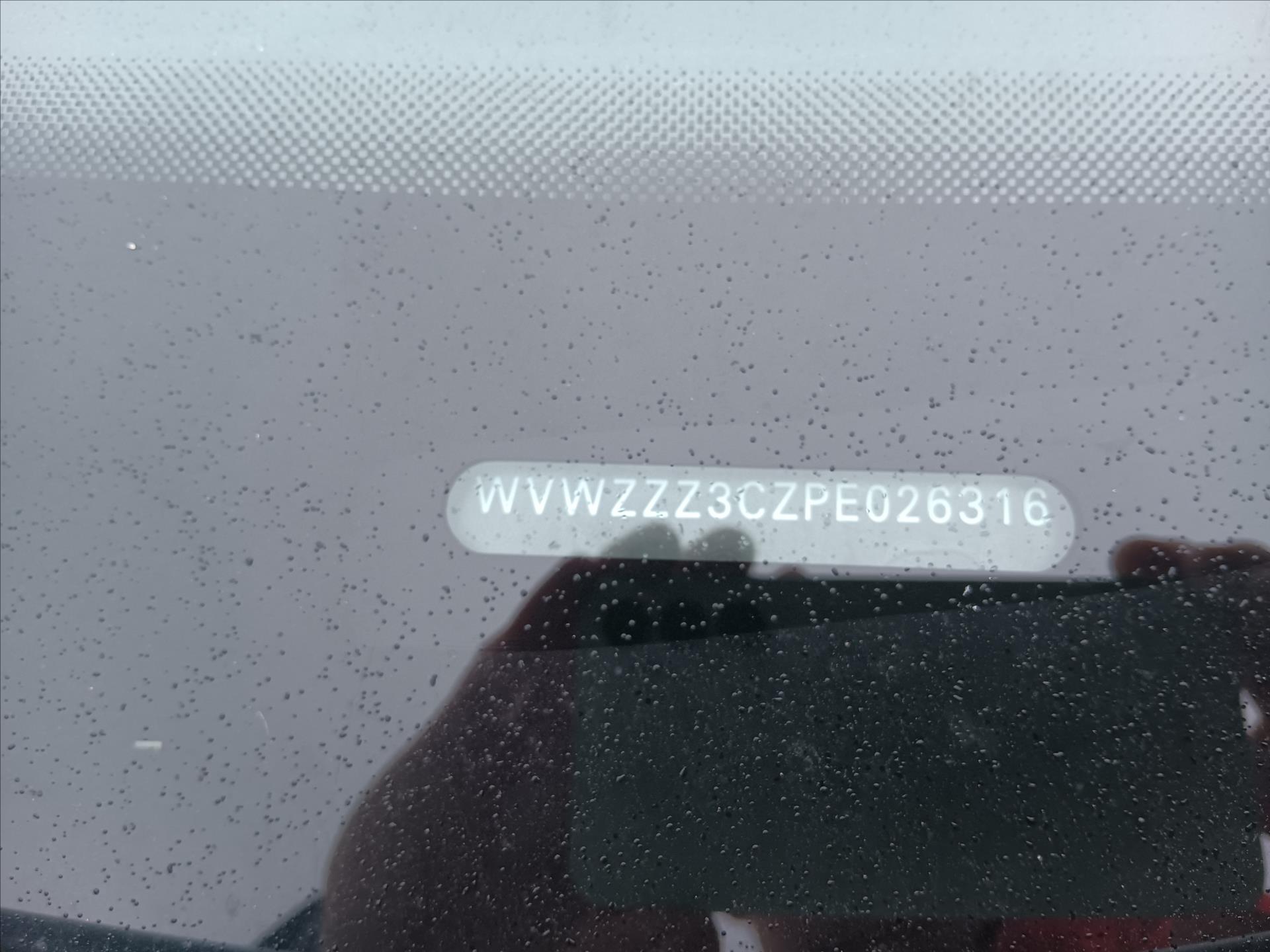 Hlavní fotografie vozu Volkswagen Passat 2,0 TDi 110kW DSG Business VŮZ PŘIPRAVUJEME K PRODEJI (1)