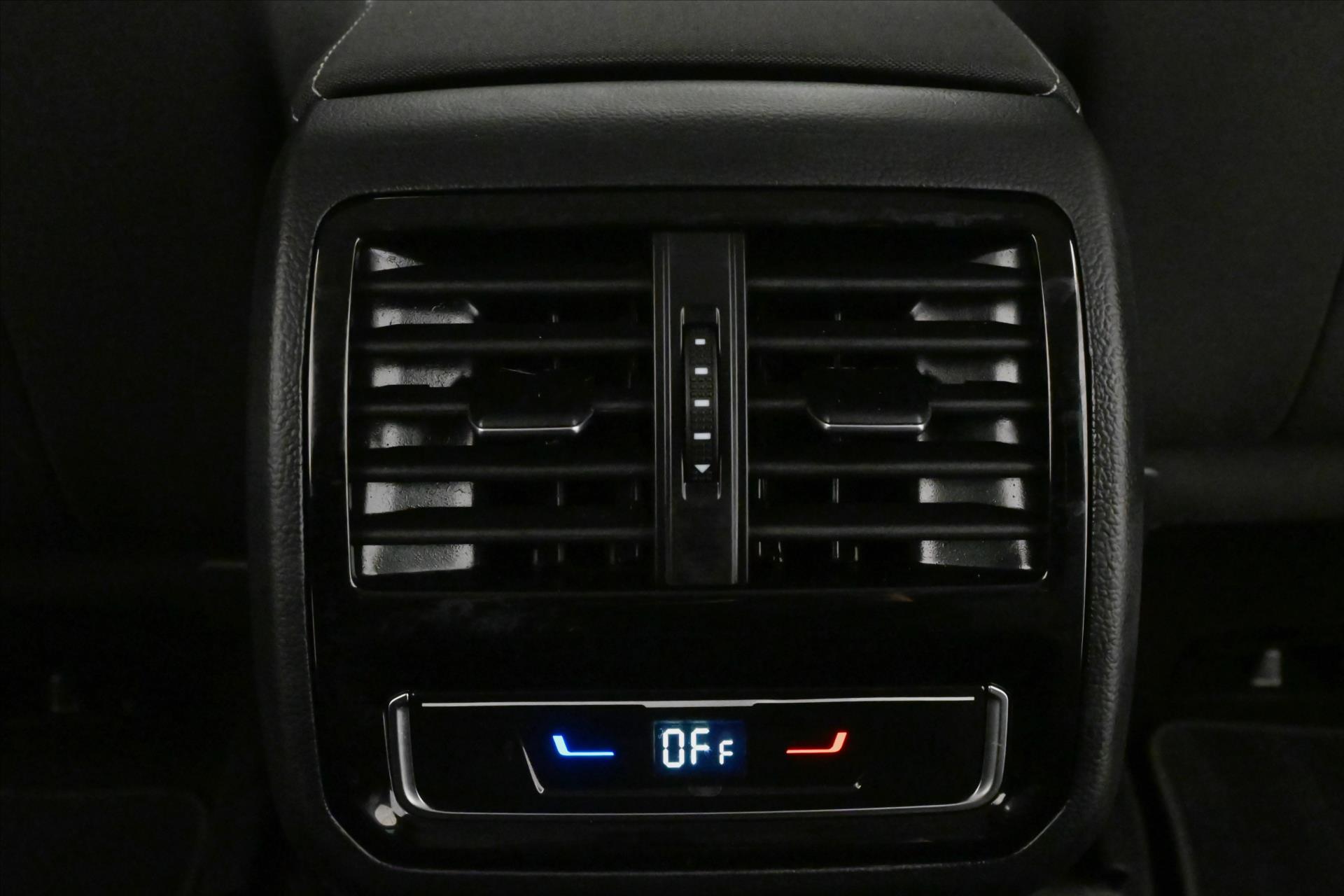 Hlavní fotografie vozu Volkswagen Passat 1,4 GTE 160 kW DSG Business Záruka až 5 let (21)