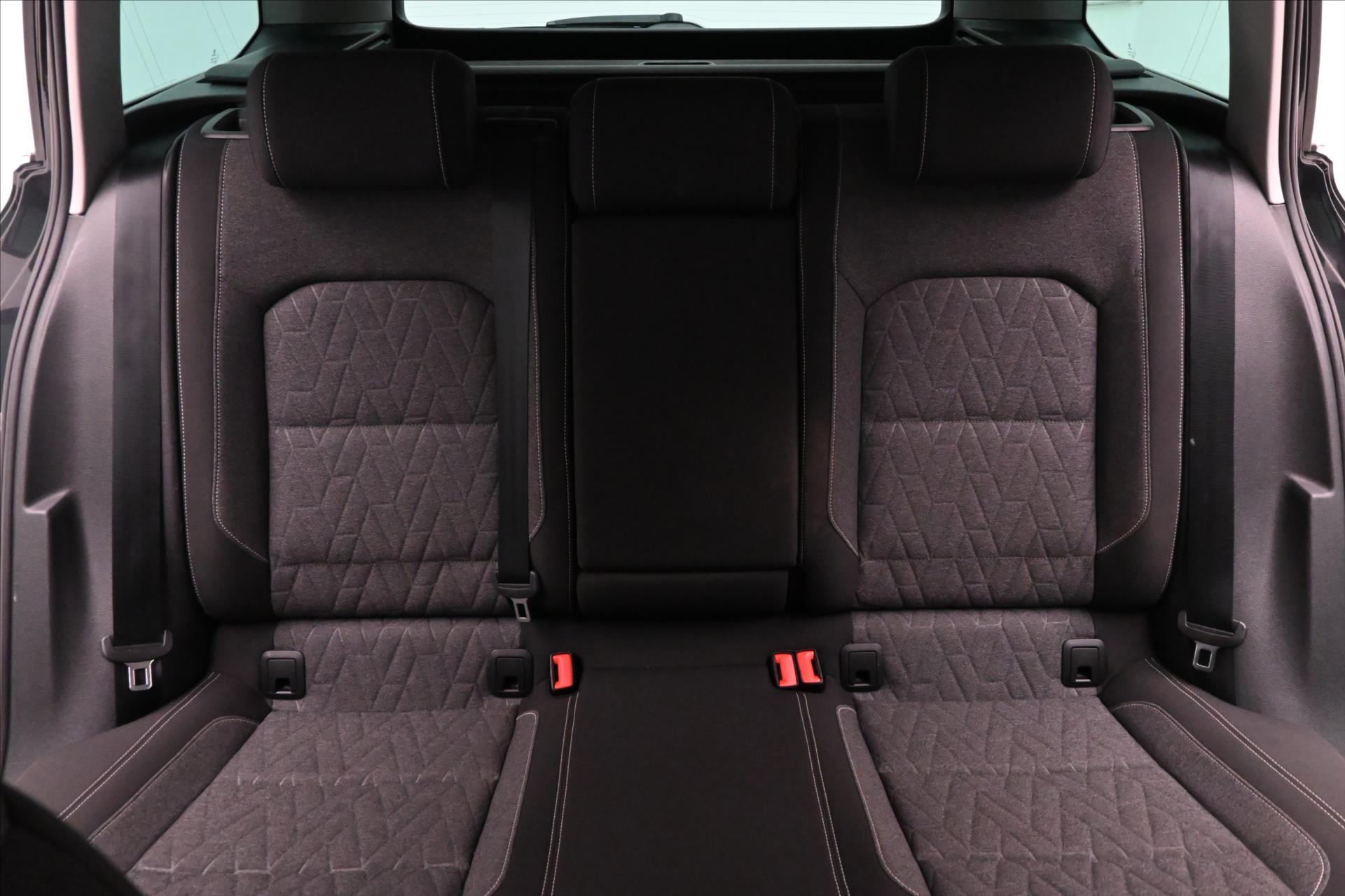 Hlavní fotografie vozu Volkswagen Passat 1,4 GTE 160 kW DSG Business Záruka až 5 let (26)