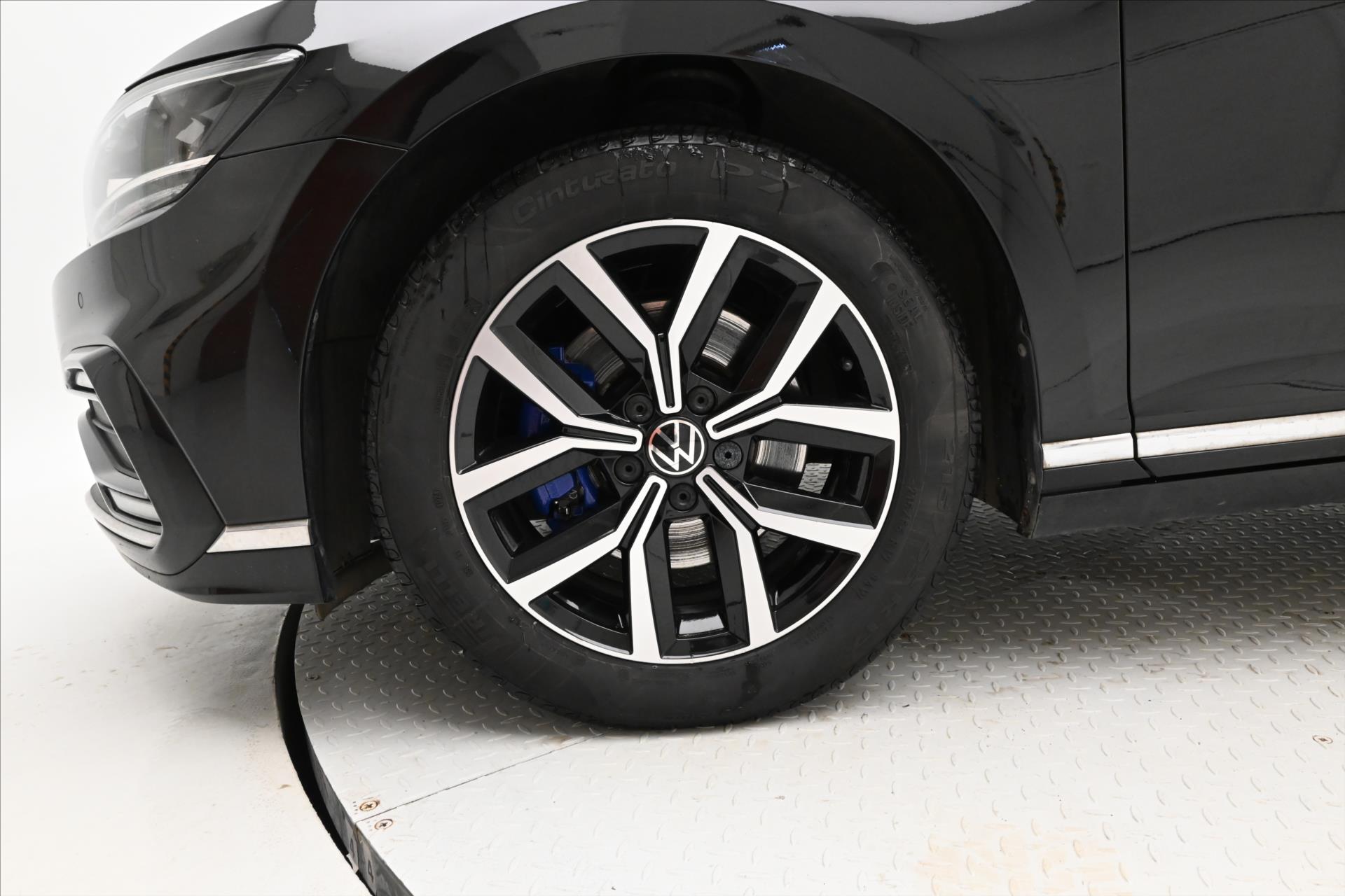 Hlavní fotografie vozu Volkswagen Passat 1,4 GTE 160 kW DSG Business Záruka až 5 let (30)