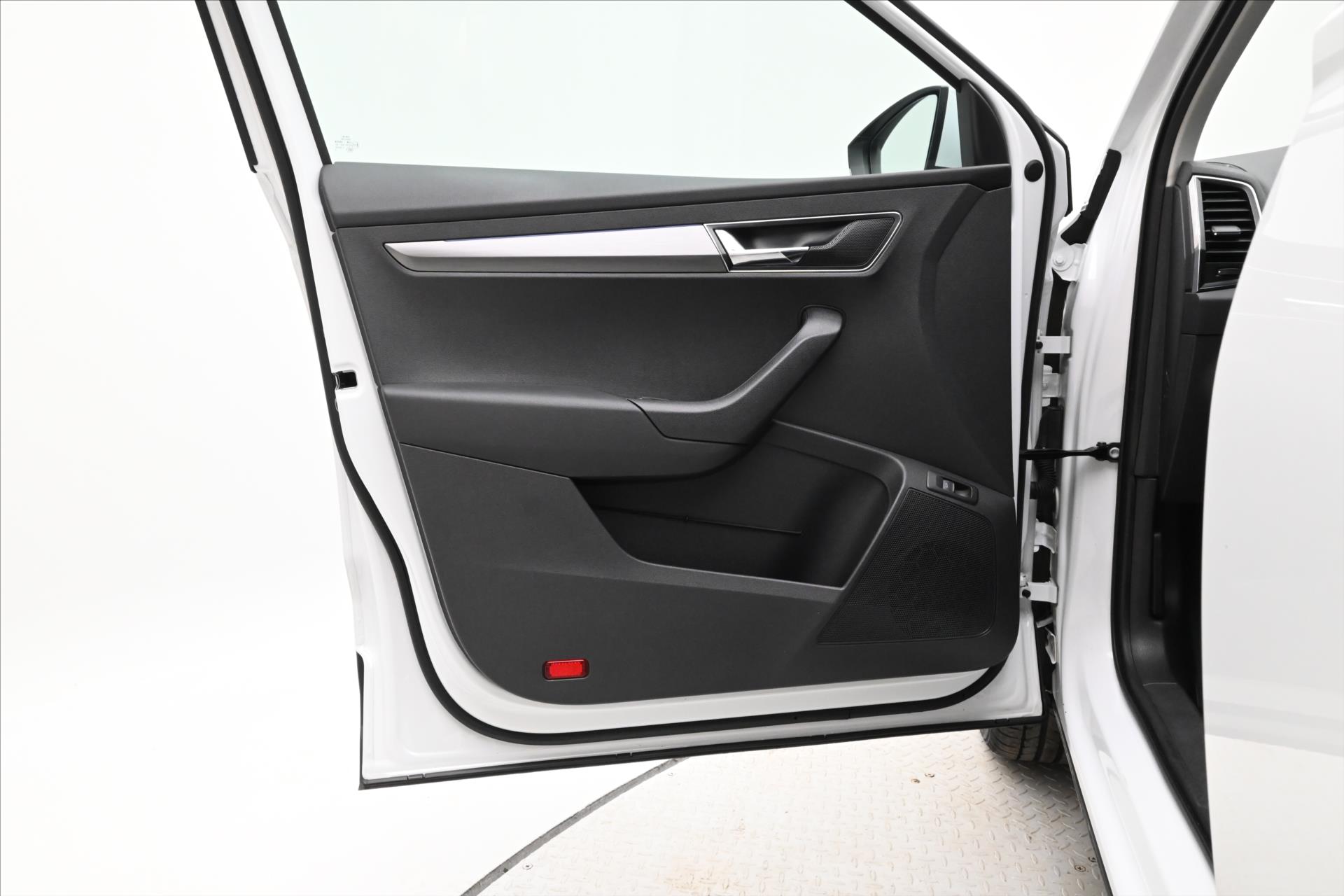 Hlavní fotografie vozu Škoda Karoq 2,0 TDI 110kW 4x4 DSG Style Záruka až 5 let (23)