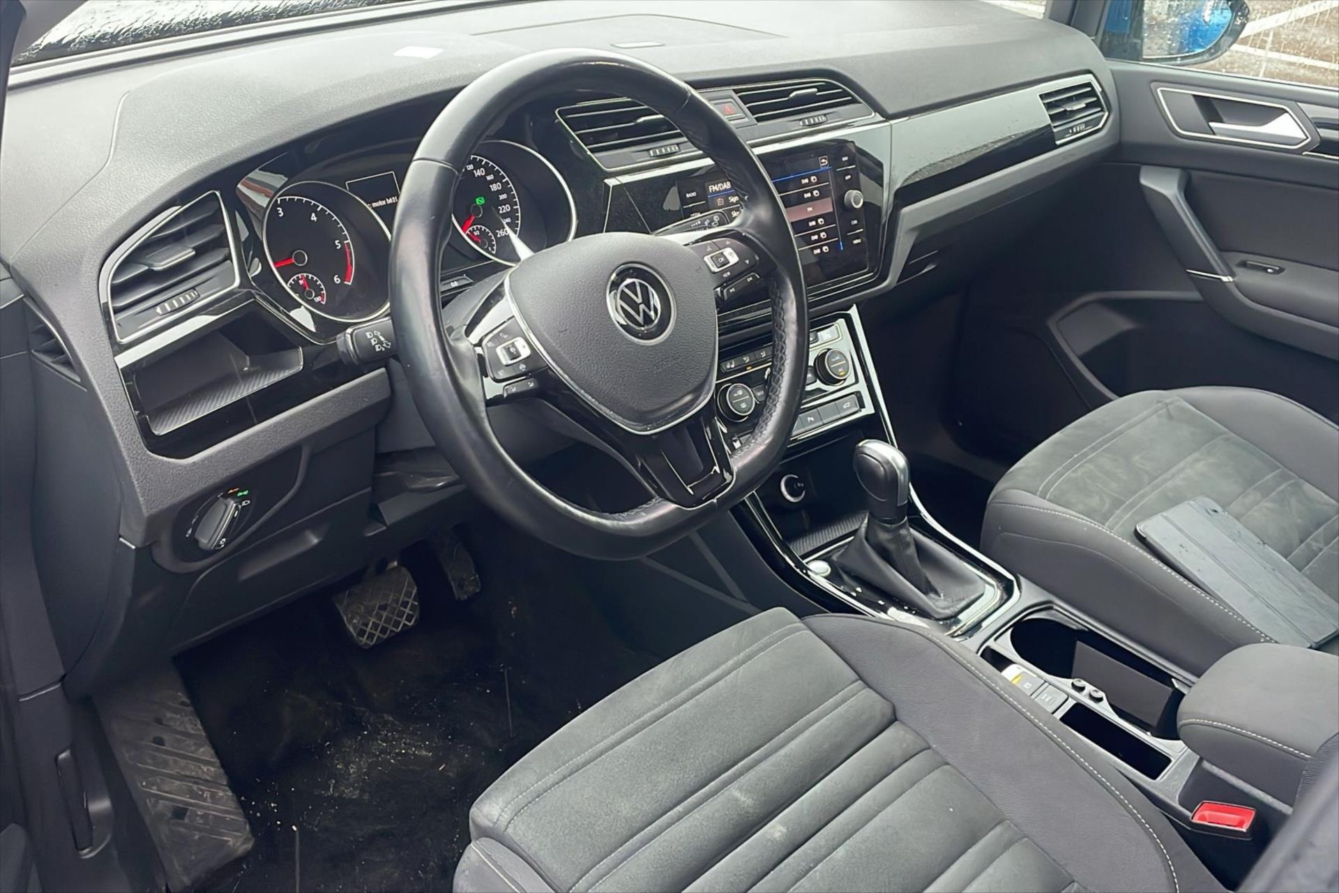 Main photo of the car Volkswagen Touran 2.0 TDI 110 KW DSG 7/Seat CAR WE ARE PREPARING FOR SALE (1)