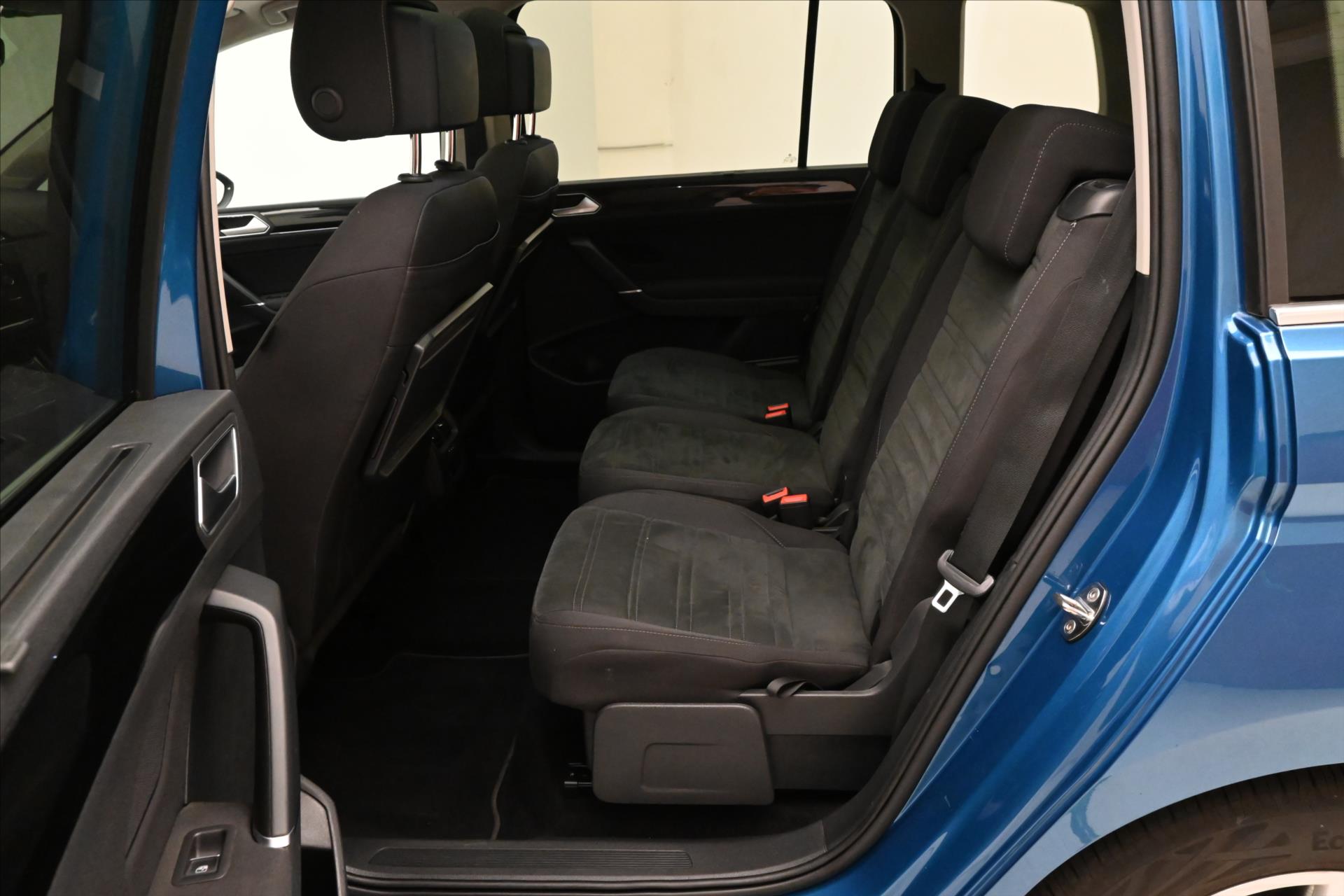 Hlavní fotografie vozu Volkswagen Touran 2,0 TDI 110 KW DSG Highline 7/Míst Záruka až 5 let (15)