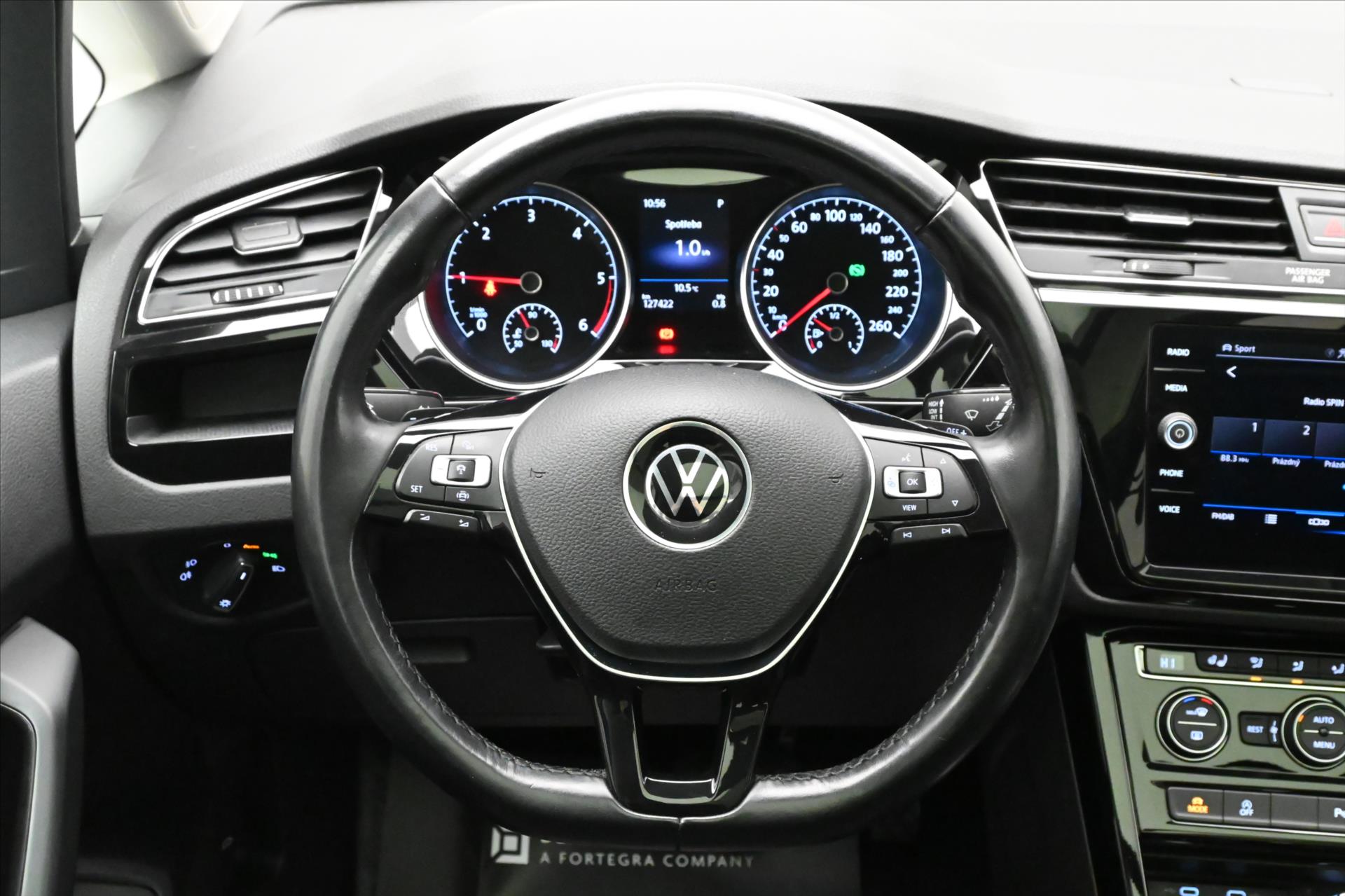 Hlavní fotografie vozu Volkswagen Touran 2,0 TDI 110 KW DSG Highline 7/Míst Záruka až 5 let (19)