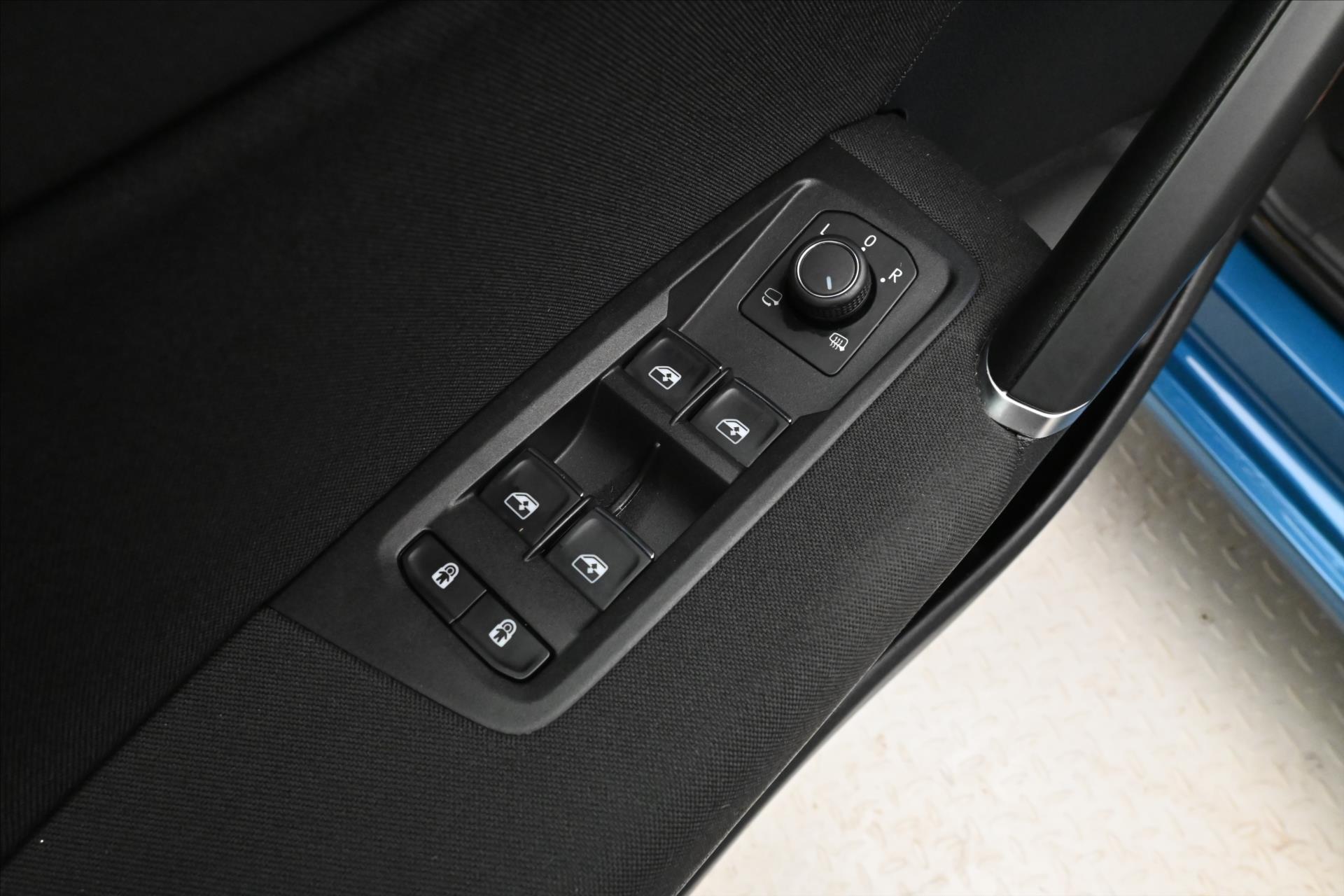 Hlavní fotografie vozu Volkswagen Touran 2,0 TDI 110 KW DSG Highline 7/Míst Záruka až 5 let (26)