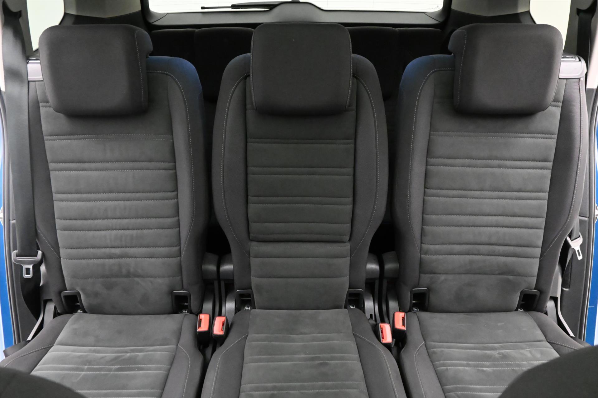 Hlavní fotografie vozu Volkswagen Touran 2,0 TDI 110 KW DSG Highline 7/Míst Záruka až 5 let (29)