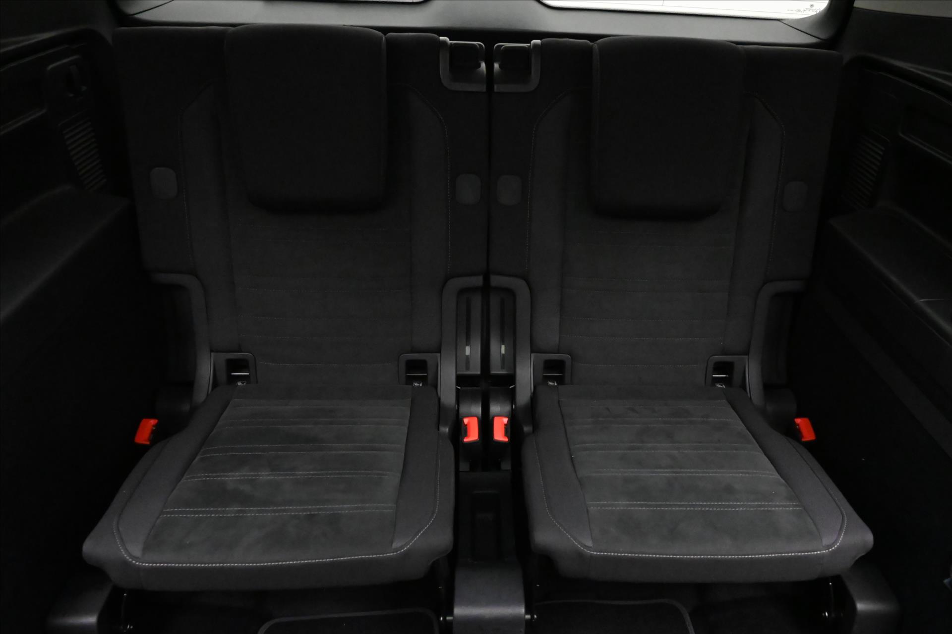 Hlavní fotografie vozu Volkswagen Touran 2,0 TDI 110 KW DSG Highline 7/Míst Záruka až 5 let (30)