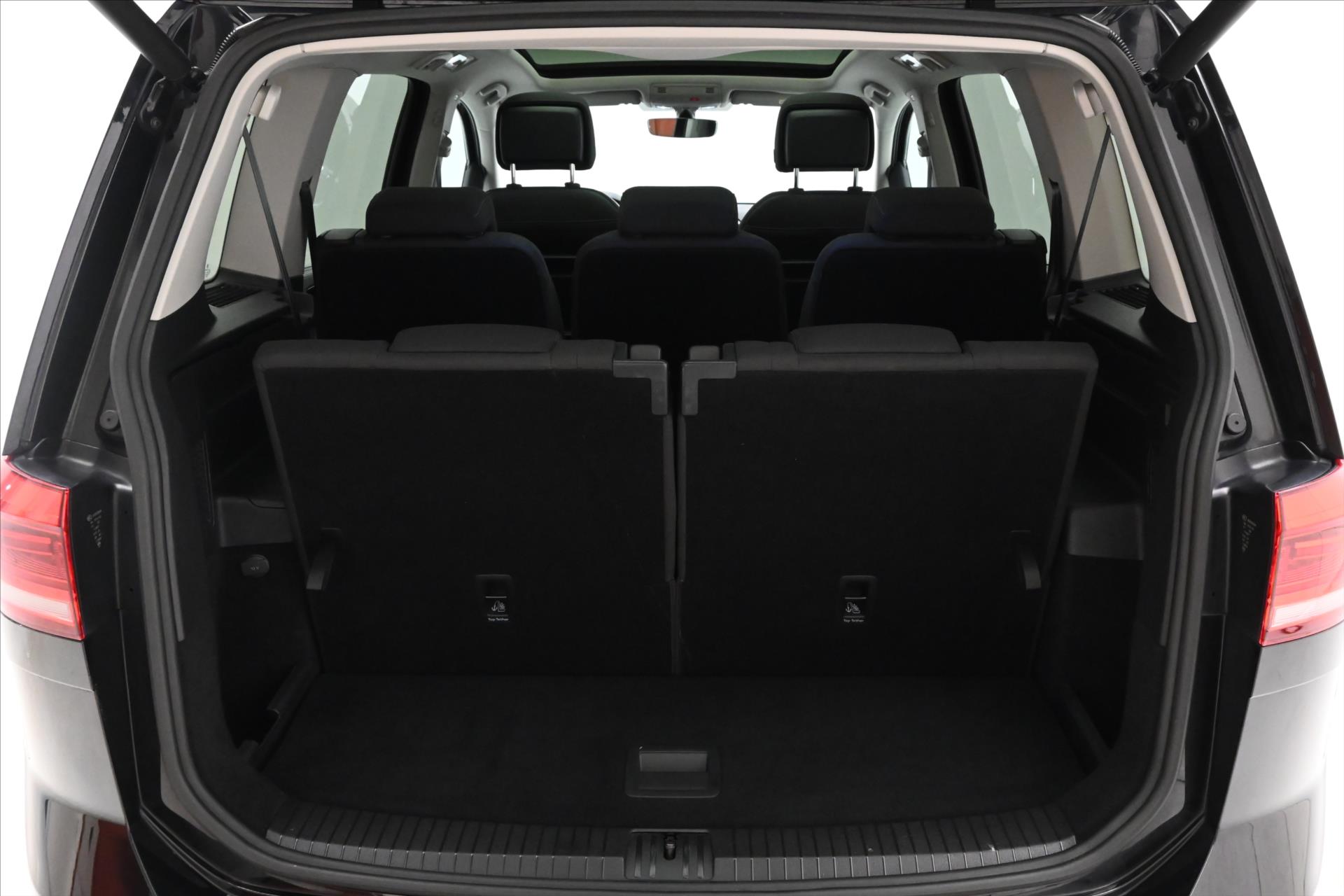 Hlavní fotografie vozu Volkswagen Touran 2,0 TDI 110kW DSG Highline 7míst Záruka až 5 let (10)