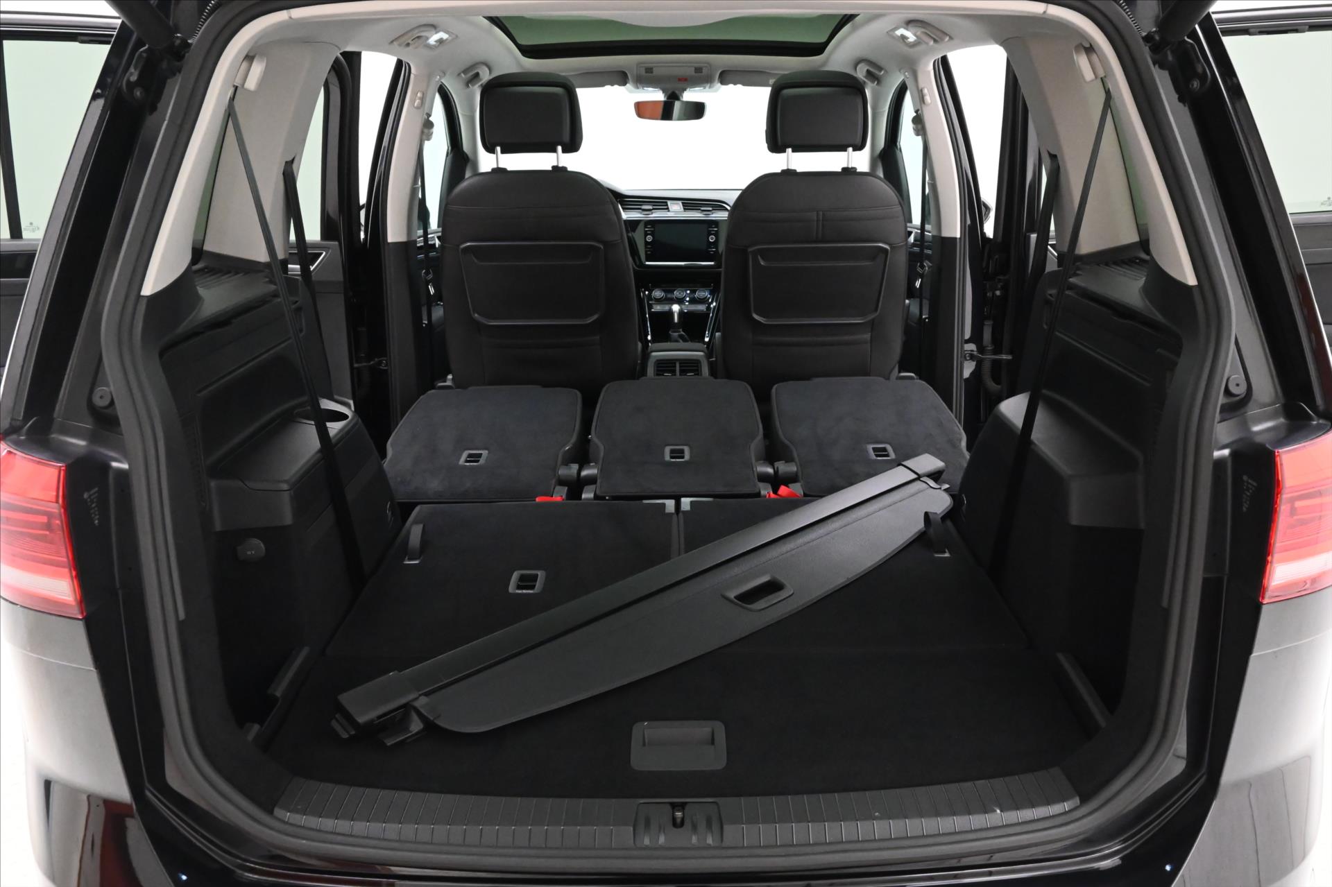 Hlavní fotografie vozu Volkswagen Touran 2,0 TDI 110kW DSG Highline 7míst Záruka až 5 let (12)