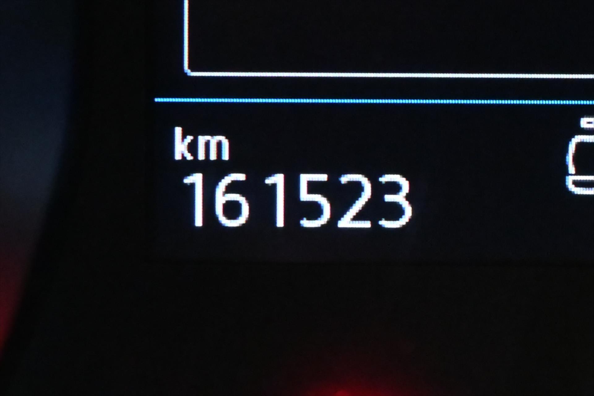 Hlavní fotografie vozu Volkswagen Touran 2,0 TDI 110kW DSG Highline 7míst Záruka až 5 let (18)