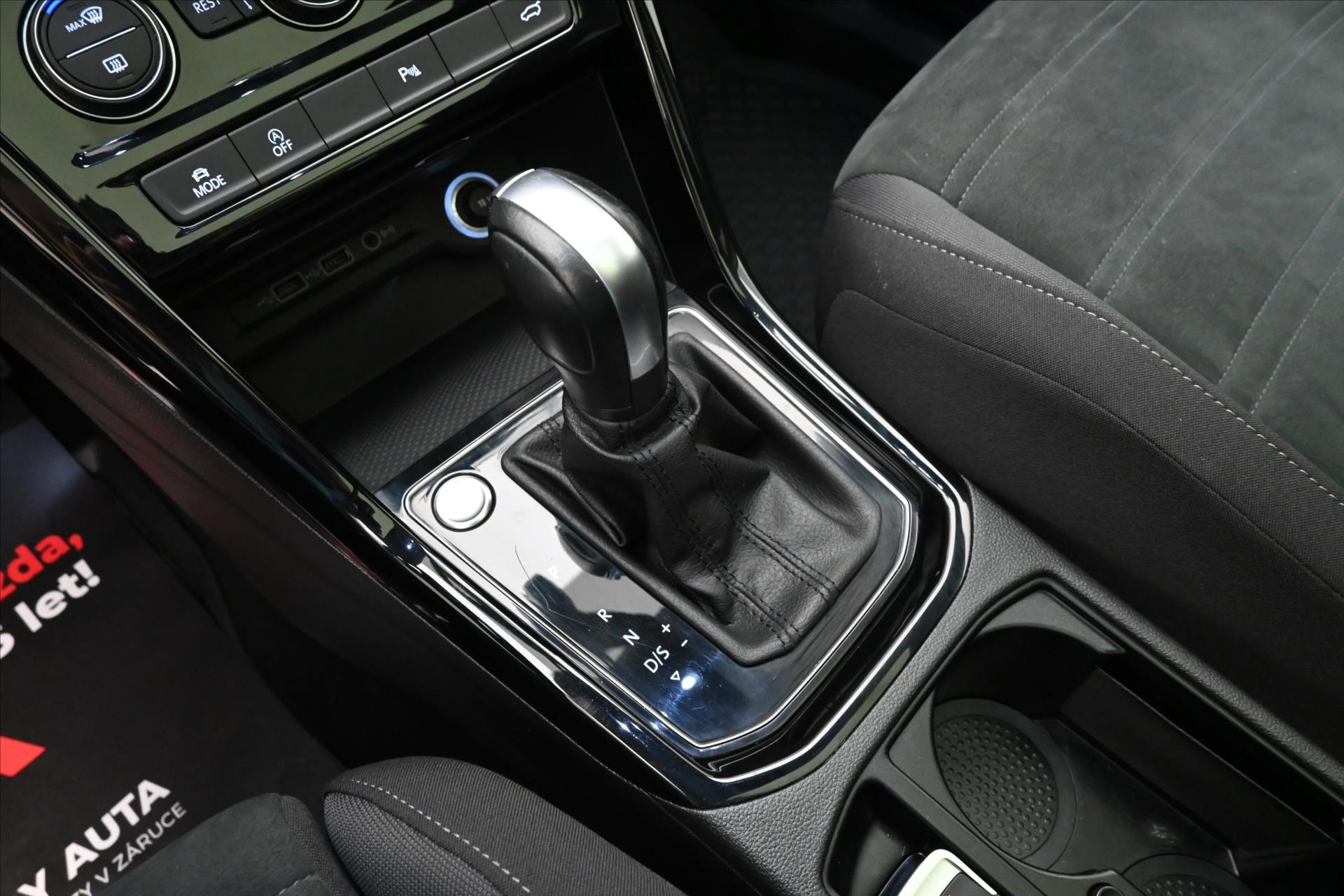 Hlavní fotografie vozu Volkswagen Touran 2,0 TDI 110kW DSG Highline 7míst Záruka až 5 let (23)