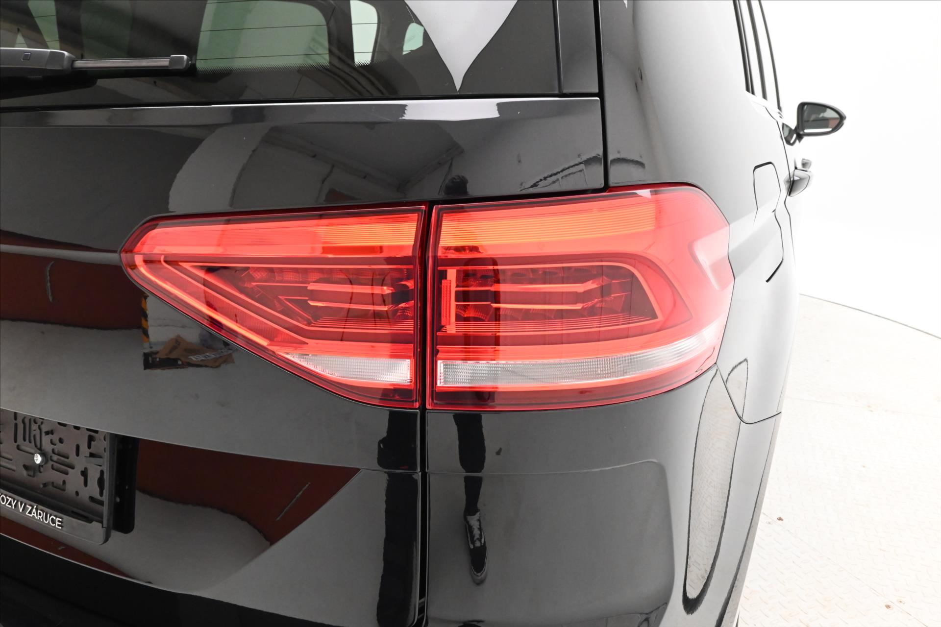 Hlavní fotografie vozu Volkswagen Touran 2,0 TDI 110kW DSG Highline 7míst Záruka až 5 let (31)