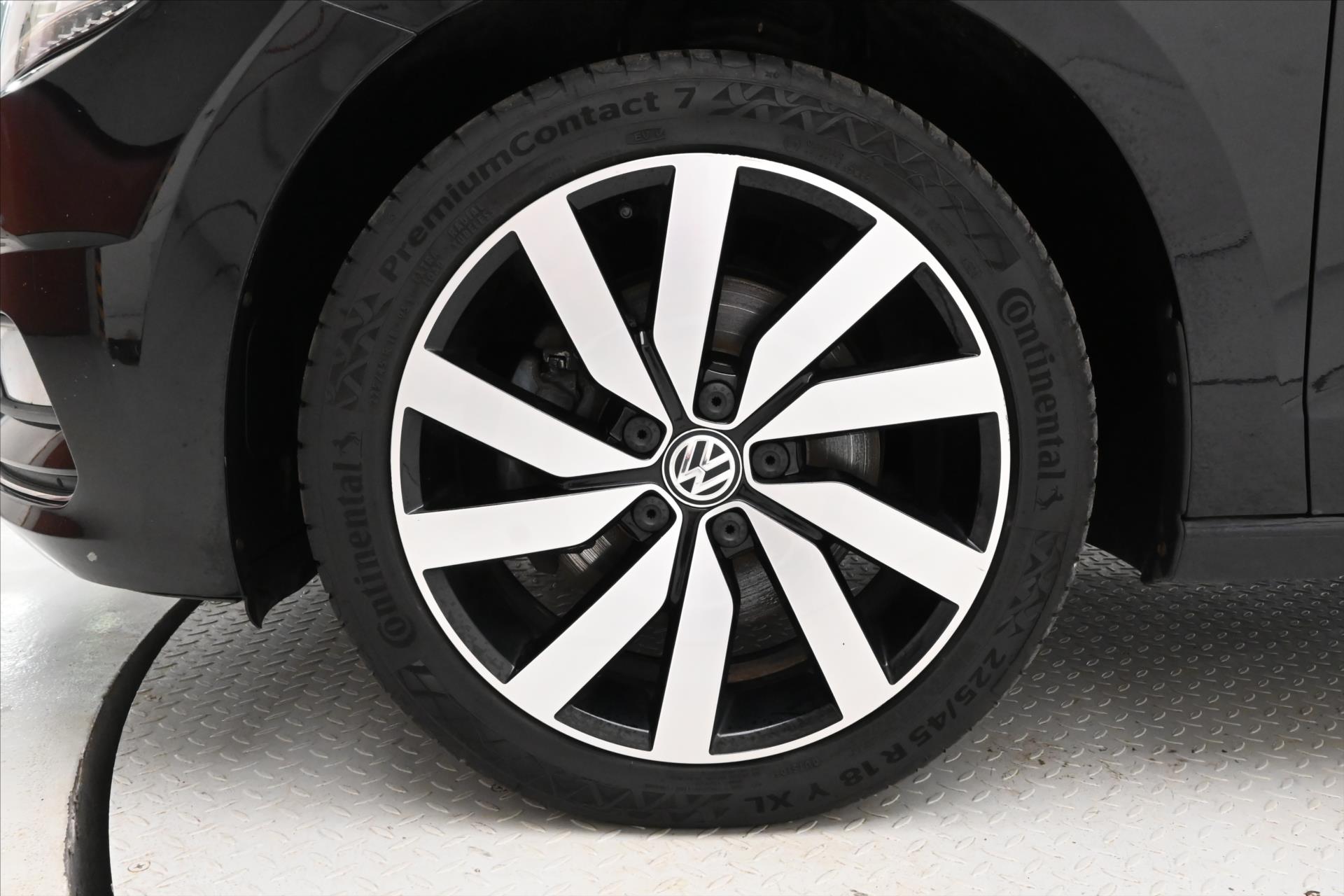 Hlavní fotografie vozu Volkswagen Touran 2,0 TDI 110kW DSG Highline 7míst Záruka až 5 let (32)