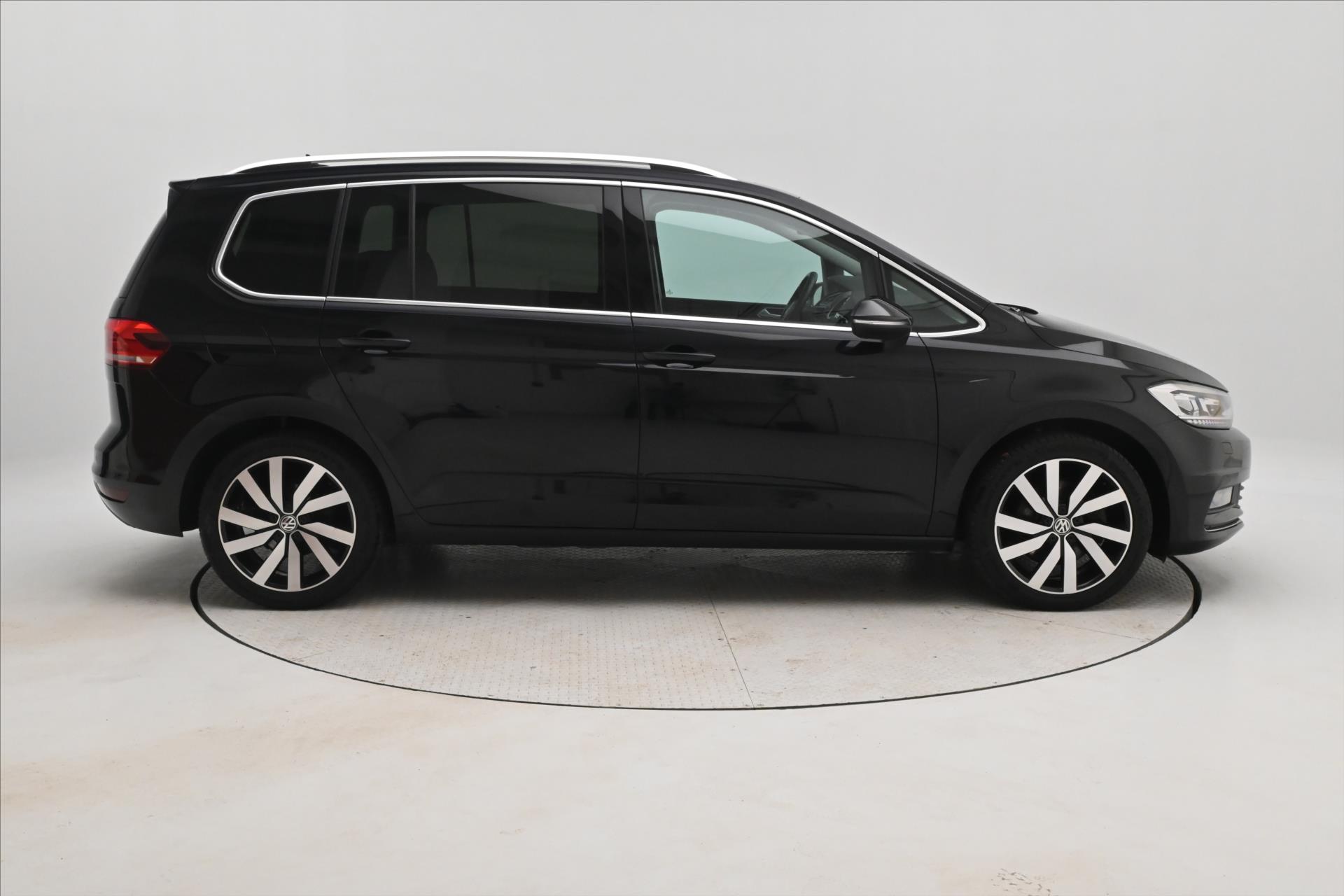 Hlavní fotografie vozu Volkswagen Touran 2,0 TDI 110kW DSG Highline 7míst Záruka až 5 let (4)