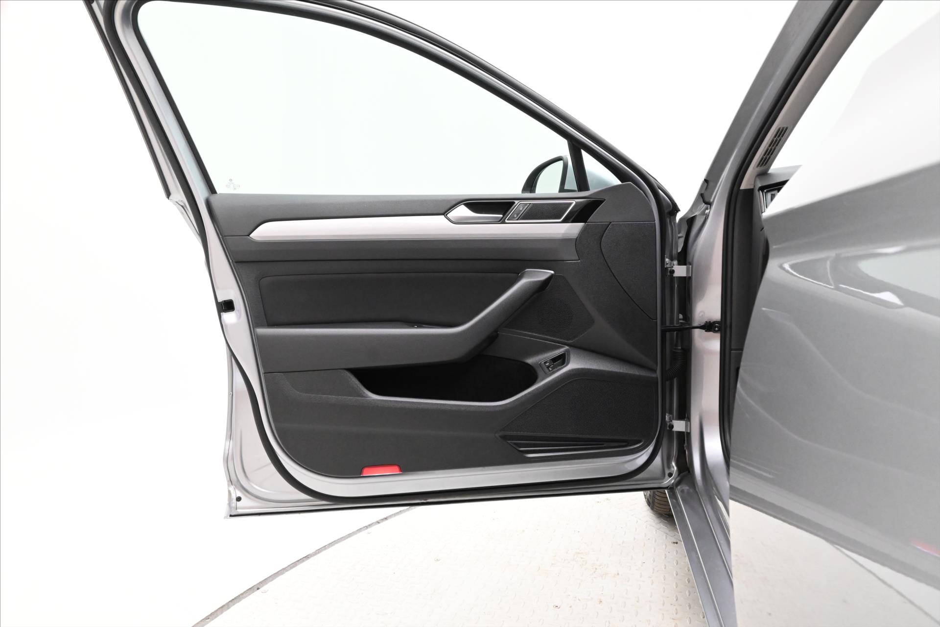 Hlavní fotografie vozu Volkswagen Passat 1,4 GTE 160 kW DSG Záruka až 5 let (25)