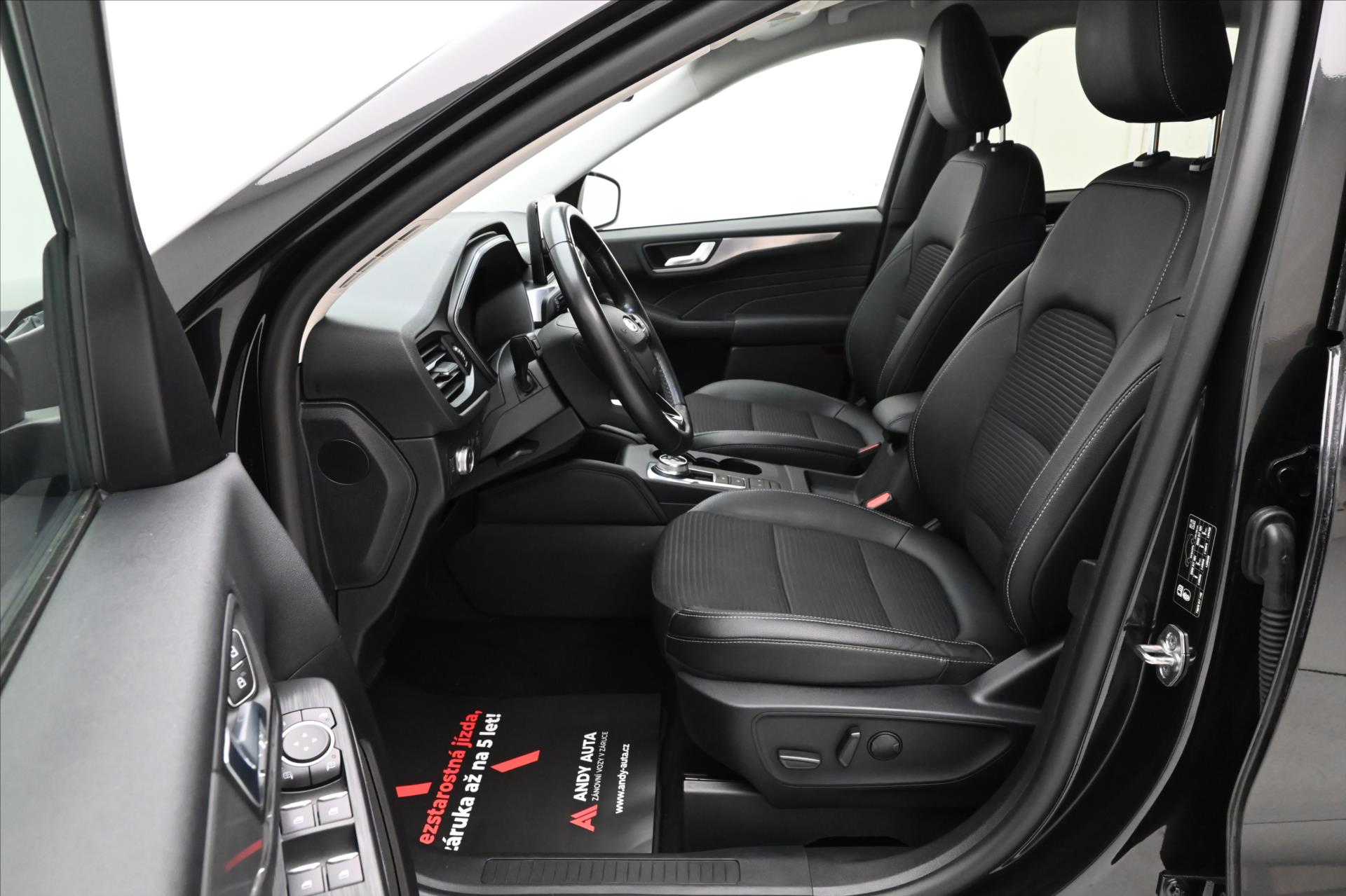 Hlavní fotografie vozu Ford Kuga 2,0 EcoBlue 140 kW AT8 AWD Záruka až 5 let (13)