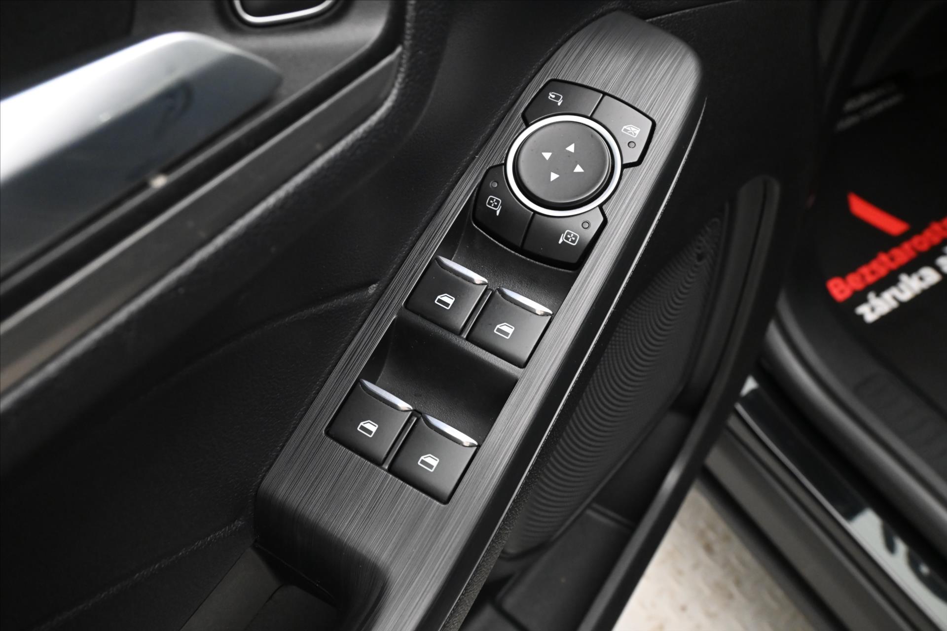 Hlavní fotografie vozu Ford Kuga 2,0 EcoBlue 140 kW AT8 AWD Záruka až 5 let (24)