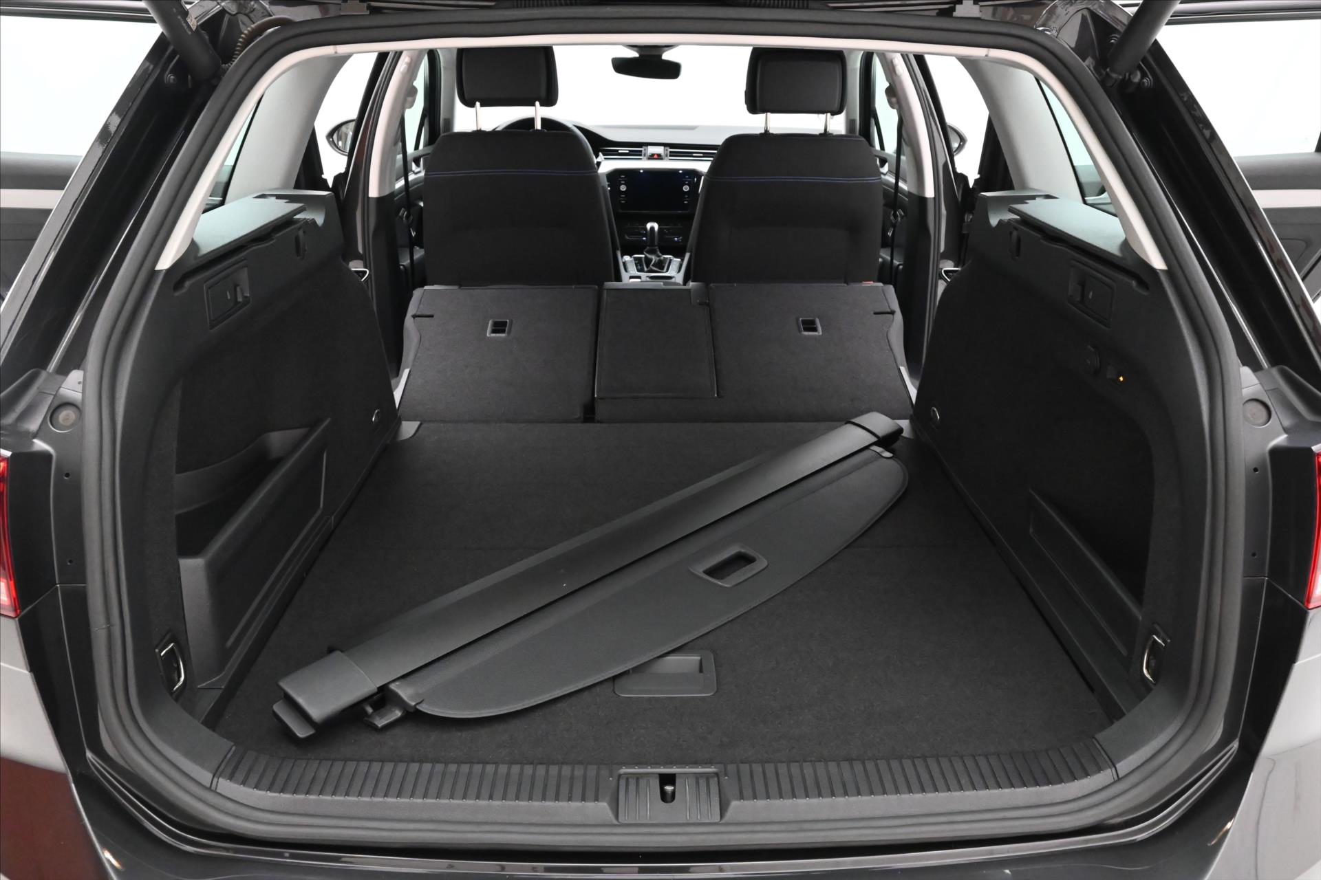 Main photo of the car Volkswagen Passat 1.4 GTE 160 kW DSG Sport Warranty up to 5 years (11)