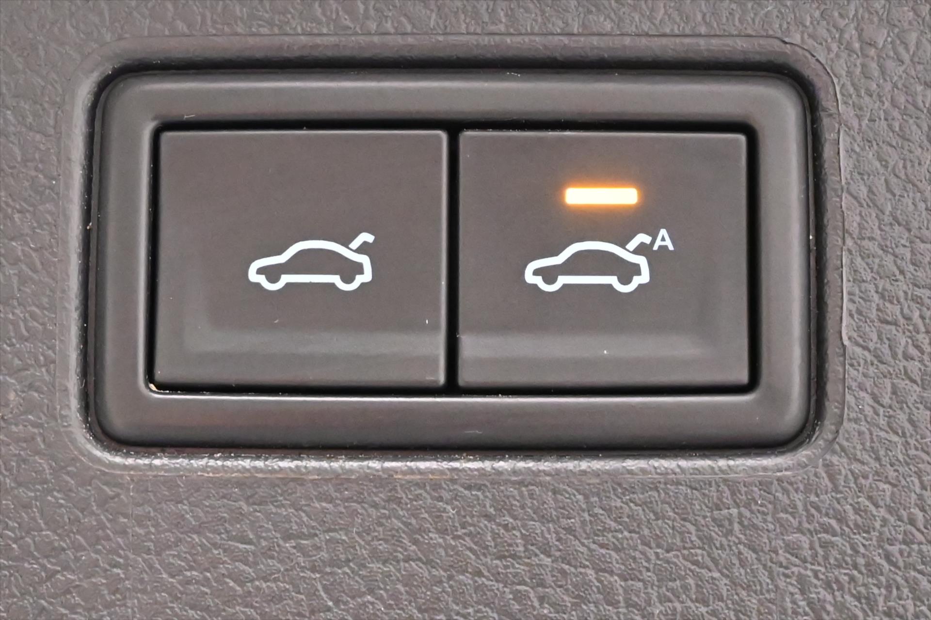 Hlavní fotografie vozu Volkswagen Passat 1,4 GTE 160 kW DSG Sport Záruka až 5 let (28)