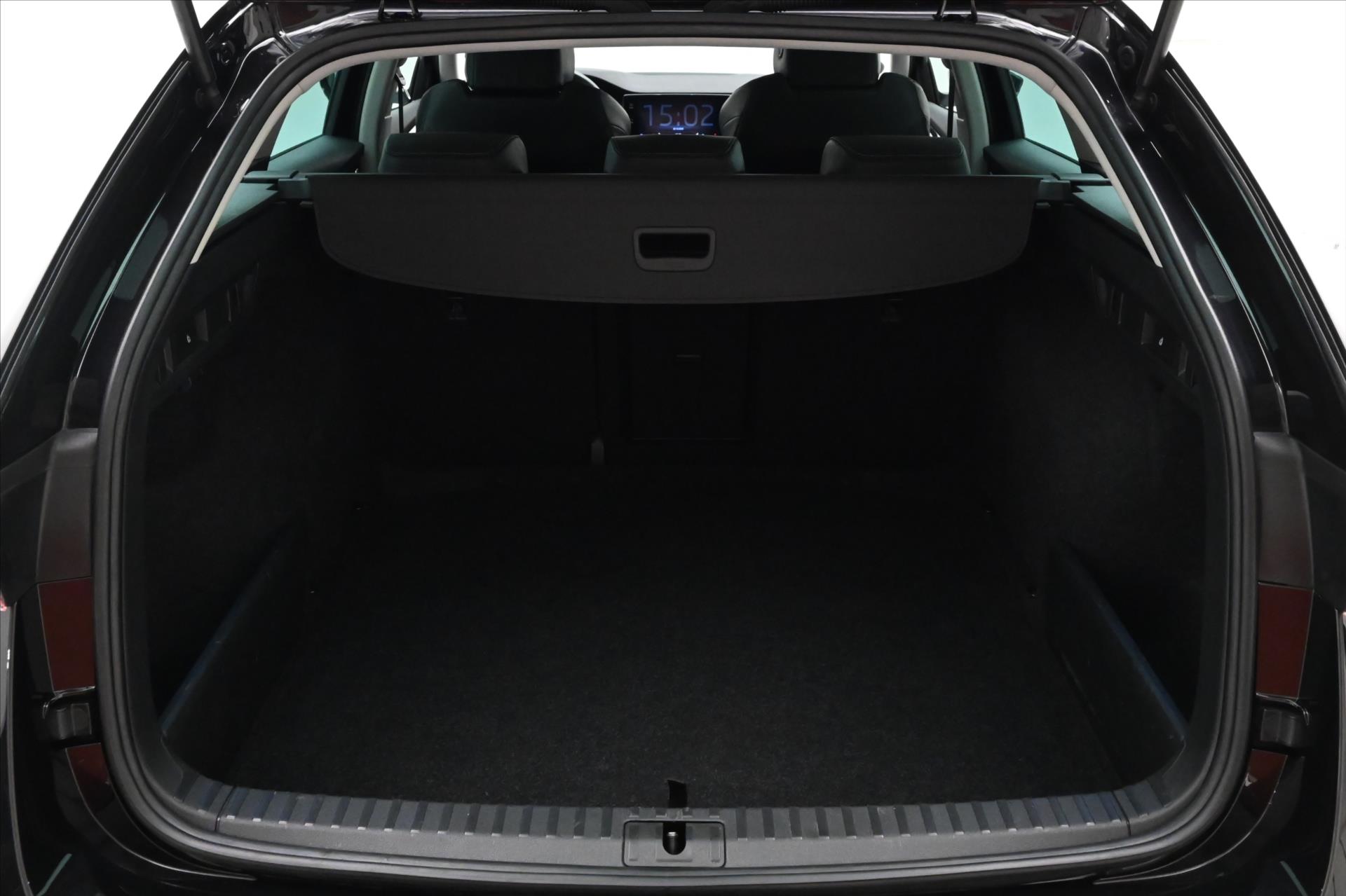 Hlavní fotografie vozu Škoda Octavia 2,0 TDI 110 kW DSG Style Záruka až 5 let (10)