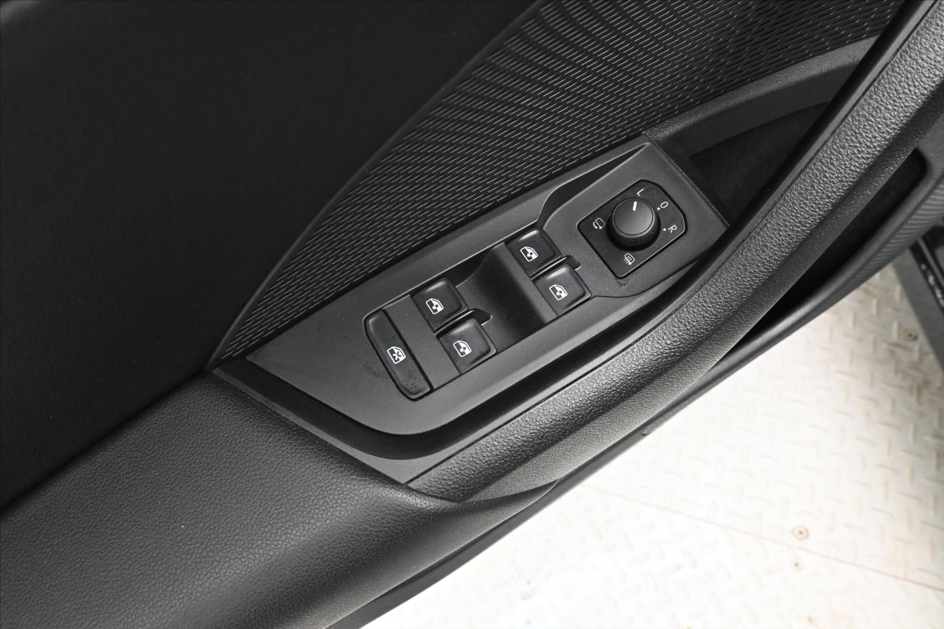 Hlavní fotografie vozu Škoda Octavia 2,0 TDI 110 kW DSG Style Záruka až 5 let (25)