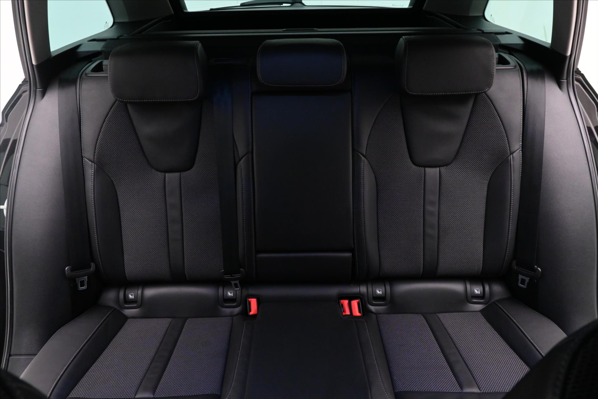 Hlavní fotografie vozu Škoda Octavia 2,0 TDI 110 kW DSG Style Záruka až 5 let (27)