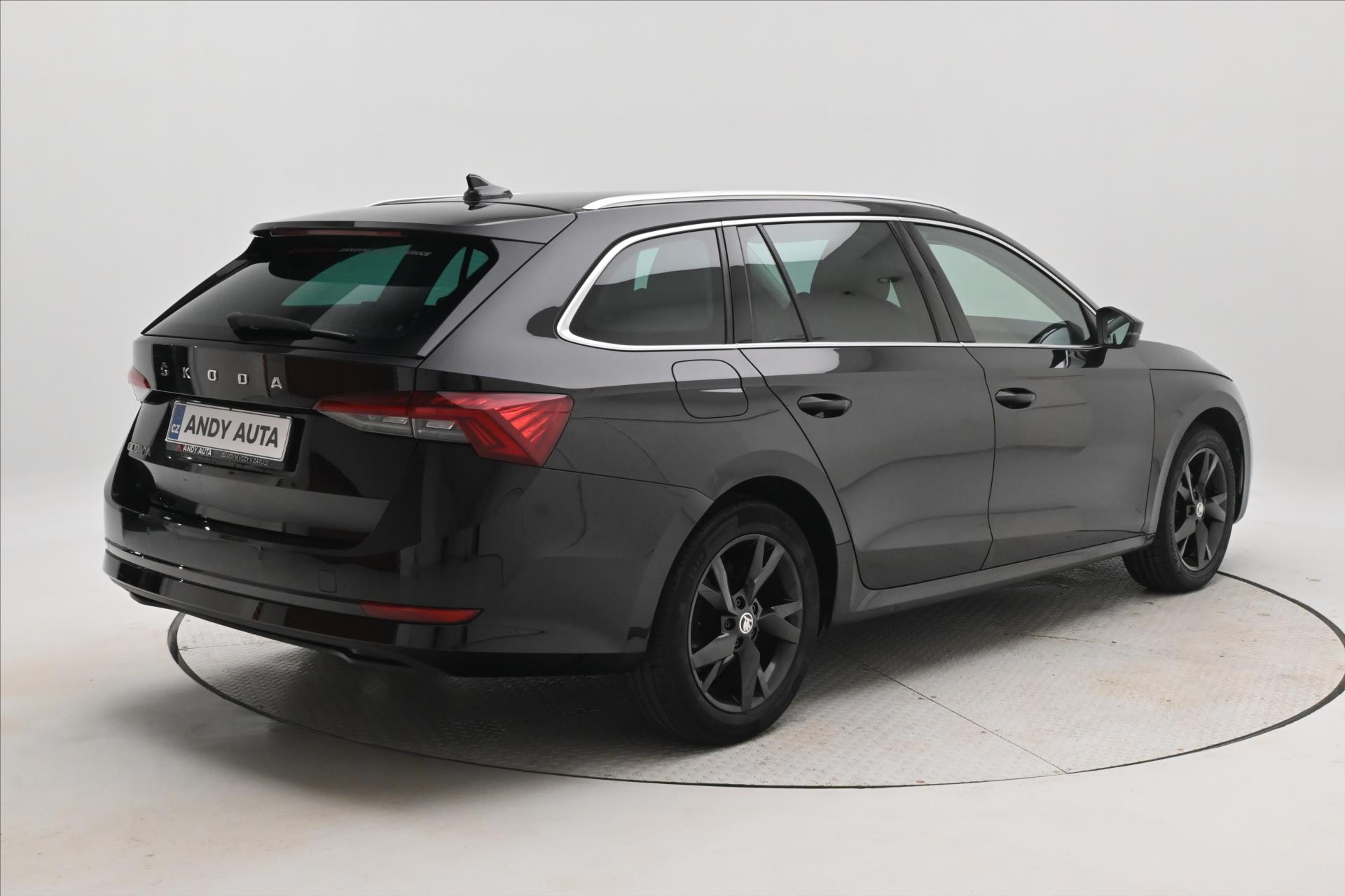 Hlavní fotografie vozu Škoda Octavia 2,0 TDI 110 kW DSG Style Záruka až 5 let (5)