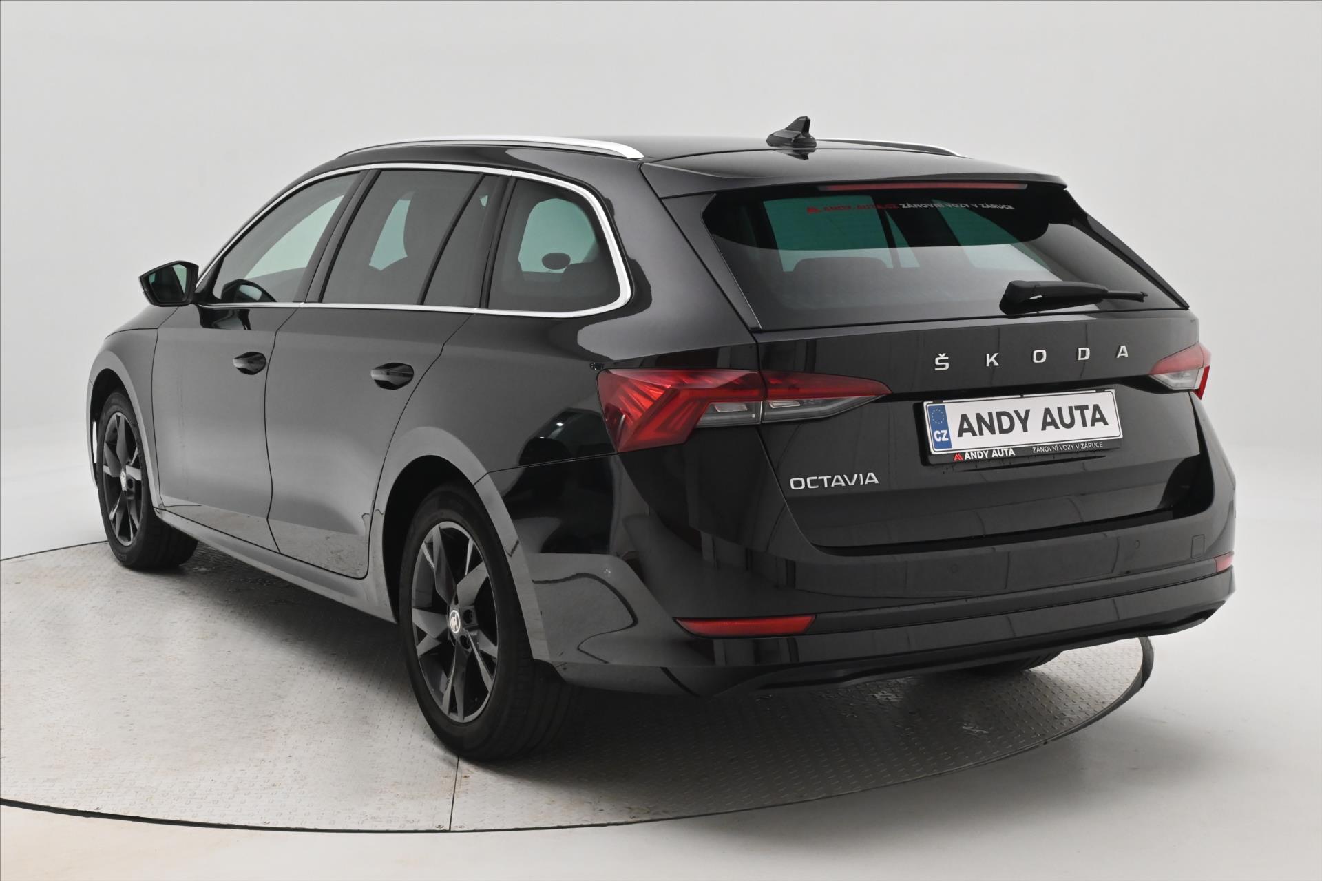 Hlavní fotografie vozu Škoda Octavia 2,0 TDI 110 kW DSG Style Záruka až 5 let (7)