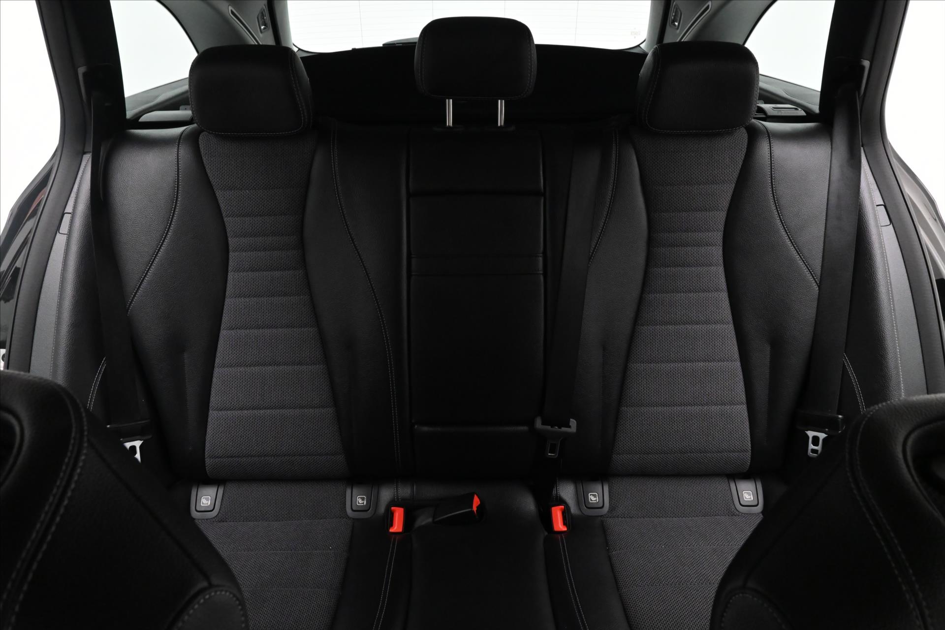 Hlavní fotografie vozu Mercedes-Benz Třídy E 2,0 220d 147 kW 9G-Tronic Avantgarde Záruka až 5 let (26)