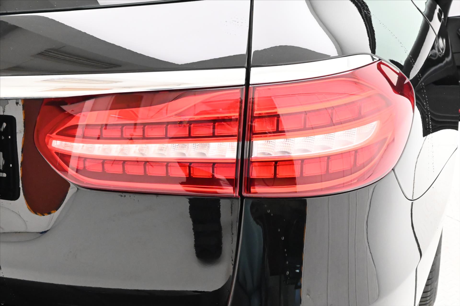 Hlavní fotografie vozu Mercedes-Benz Třídy E 2,0 220d 147 kW 9G-Tronic Avantgarde Záruka až 5 let (28)