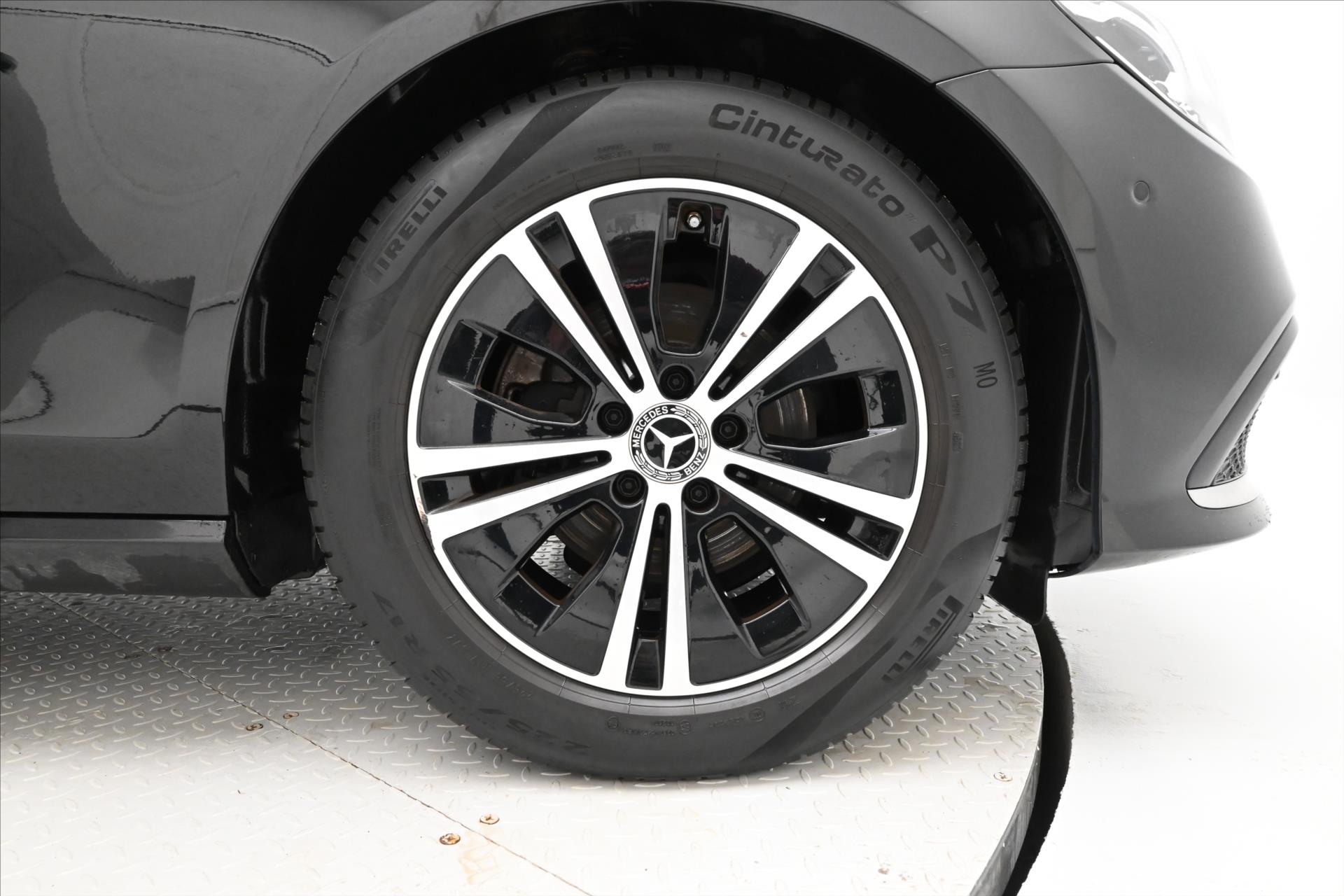 Hlavní fotografie vozu Mercedes-Benz Třídy E 2,0 220d 147 kW 9G-Tronic Avantgarde Záruka až 5 let (29)