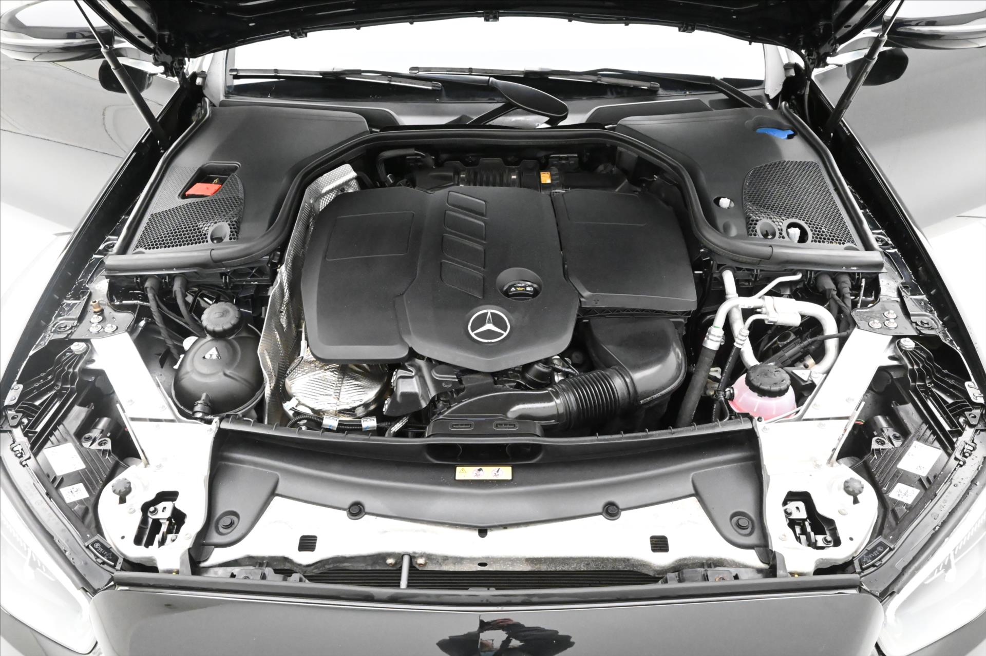 Hlavní fotografie vozu Mercedes-Benz Třídy E 2,0 220d 147 kW 9G-Tronic Avantgarde Záruka až 5 let (9)