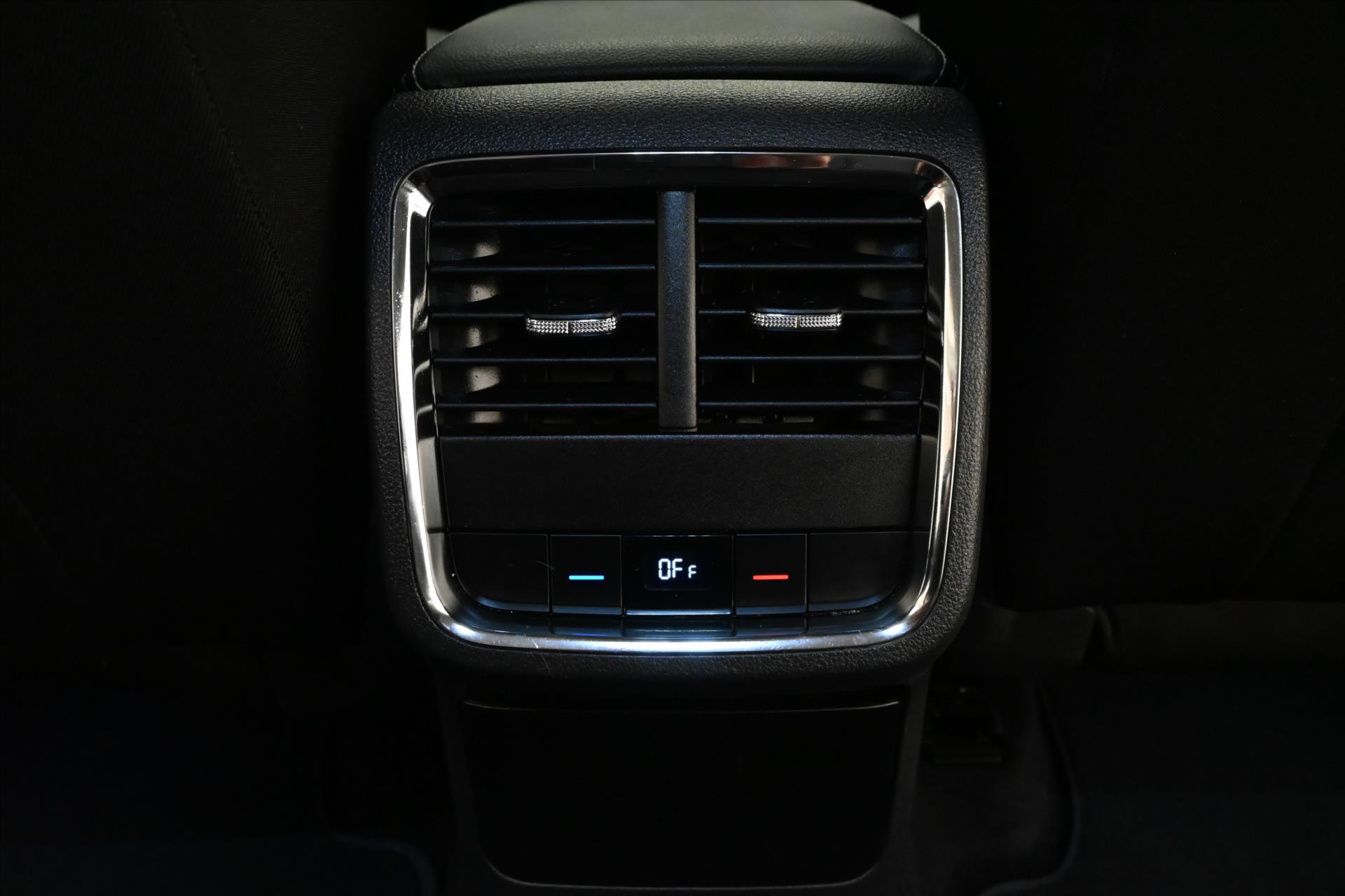 Hlavní fotografie vozu Škoda Octavia 2,0 TDI 110 kW DSG Style Záruka až 5 let (23)