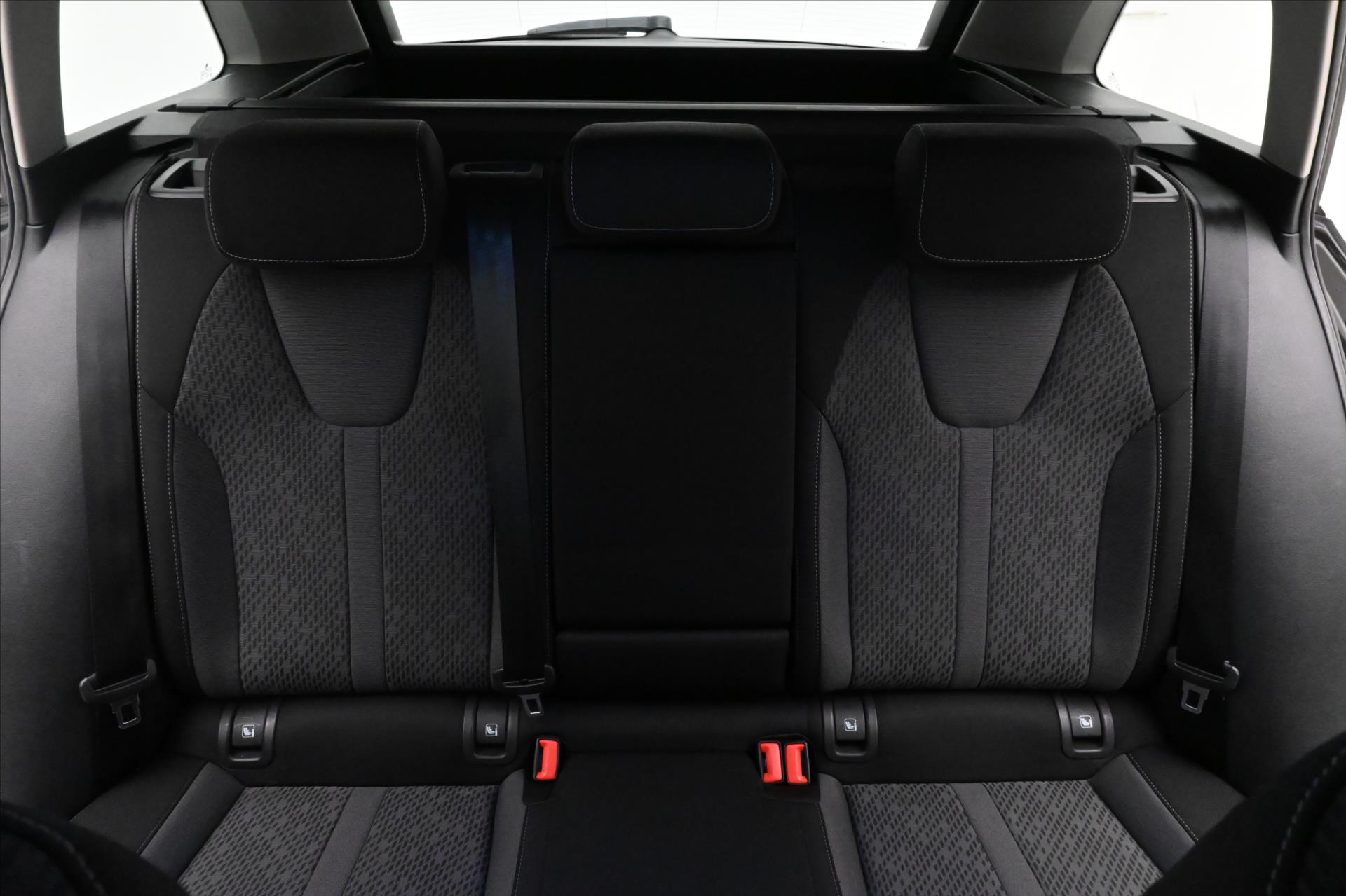 Hlavní fotografie vozu Škoda Octavia 2,0 TDI 110 kW DSG Style Záruka až 5 let (29)