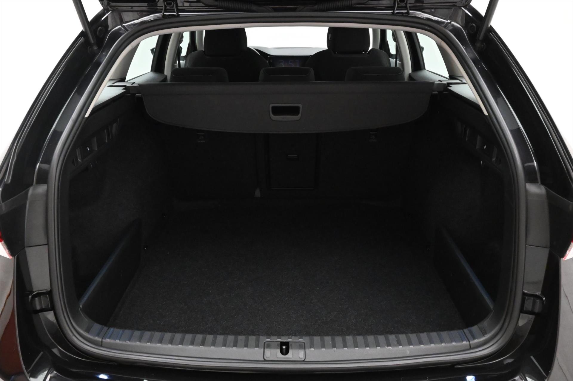 Hlavní fotografie vozu Škoda Octavia 2,0 TDI 110kW DSG Style Záruka až 5 let (10)