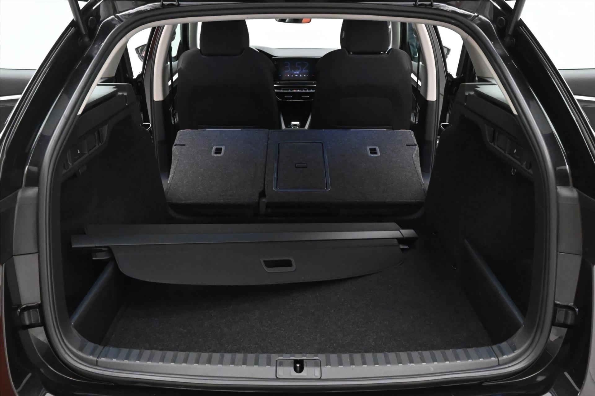 Hlavní fotografie vozu Škoda Octavia 2,0 TDI 110kW DSG Style Záruka až 5 let (11)