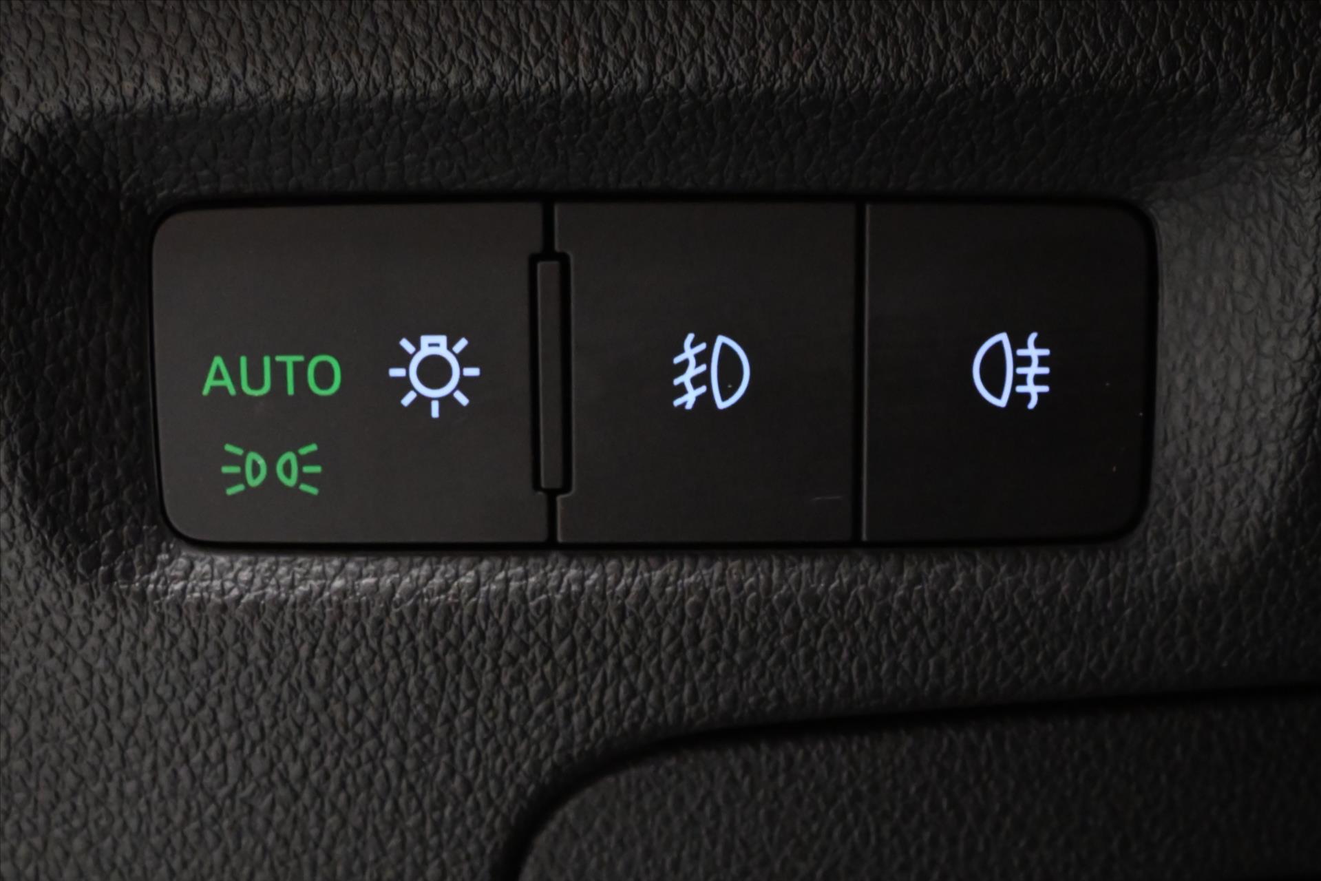 Hlavní fotografie vozu Škoda Octavia 2,0 TDI 110kW DSG Style Záruka až 5 let (28)