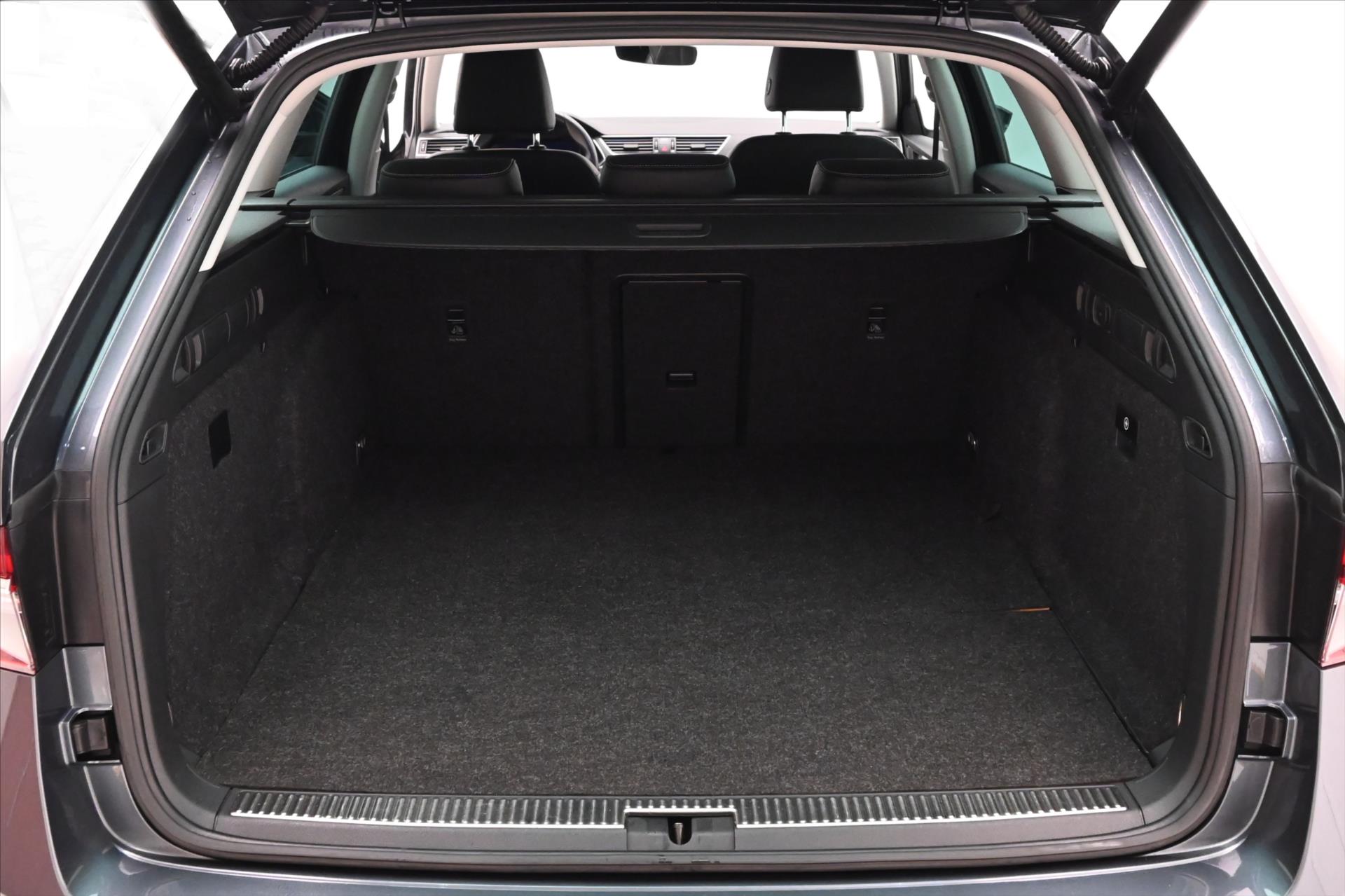 Main photo of the car Skoda Superb 1.4 TSI iV 160 kW DSG Style Warranty up to 5 years (10)