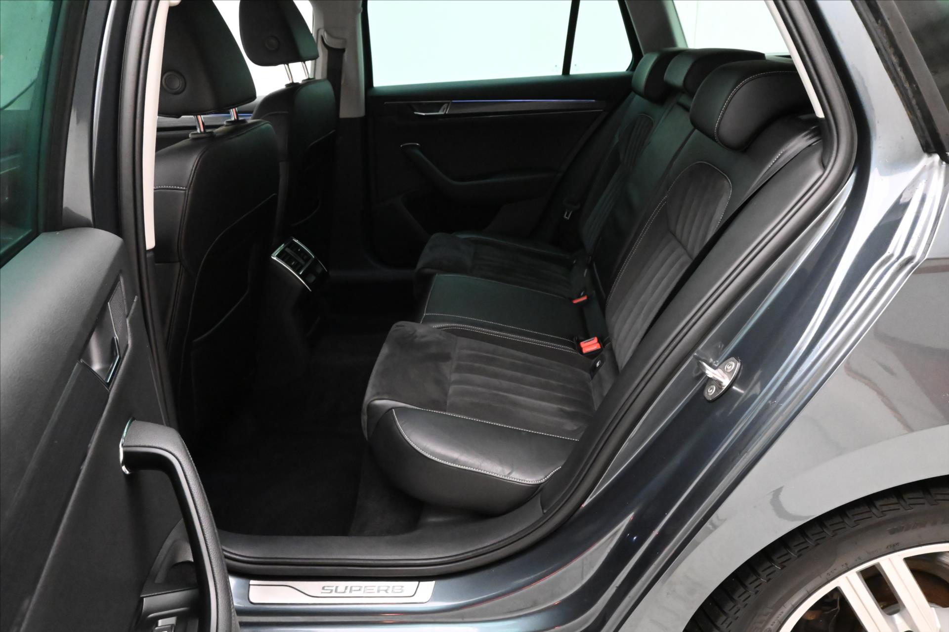 Hlavní fotografie vozu Škoda Superb 1,4 TSI iV 160 kW DSG Style Záruka až 5 let (14)