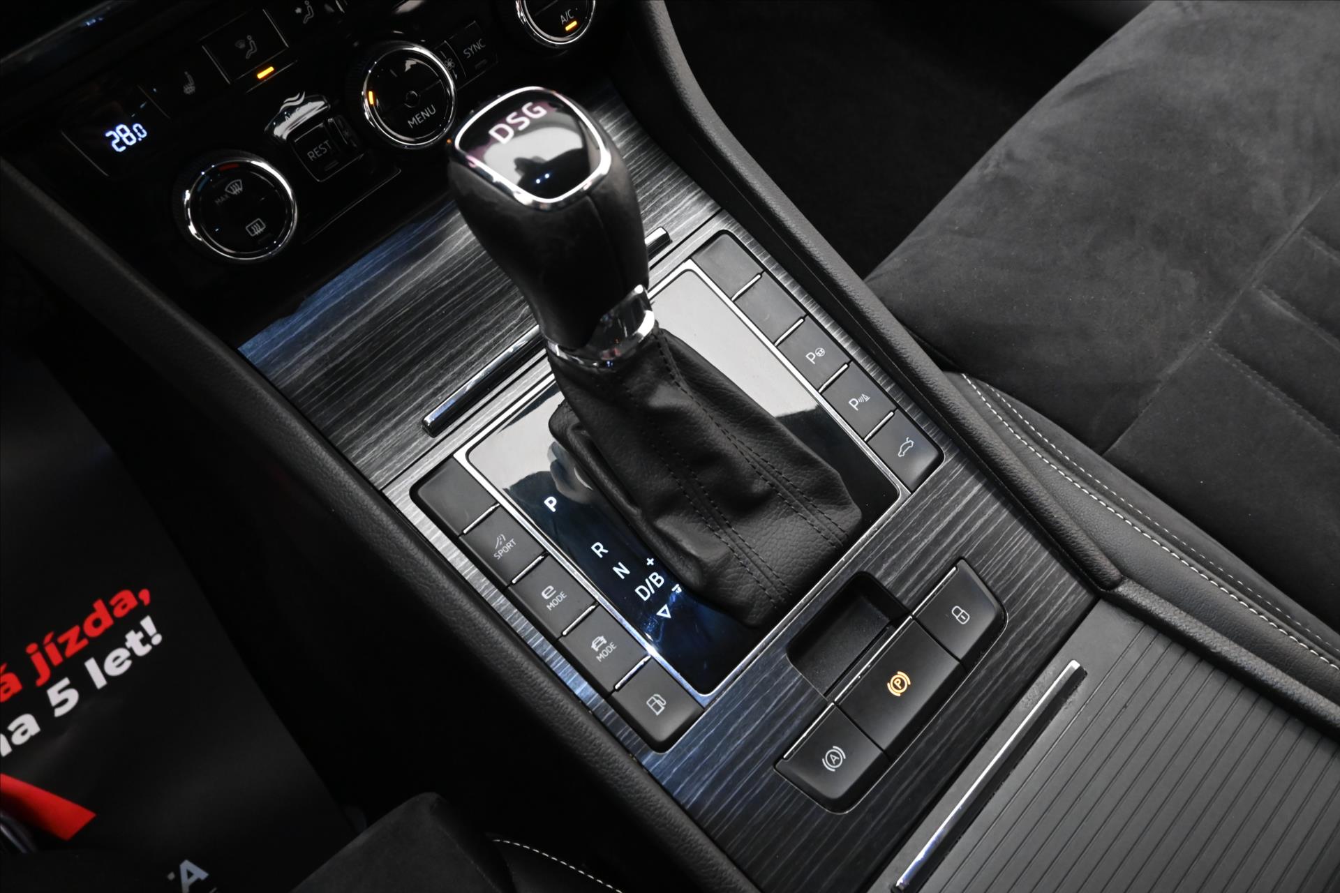 Hlavní fotografie vozu Škoda Superb 1,4 TSI iV 160 kW DSG Style Záruka až 5 let (24)