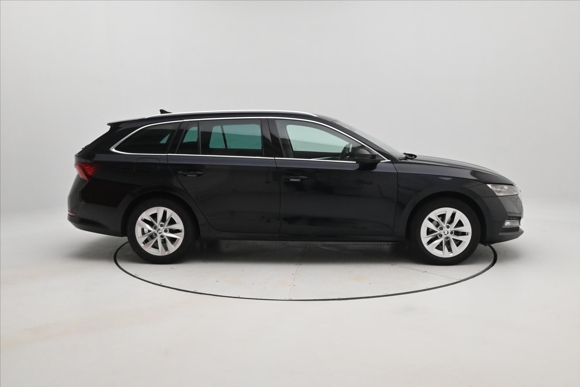 Main photo of the car Skoda Octavia 1.5 TSI 110 kW Style Warranty up to 5 years (4)