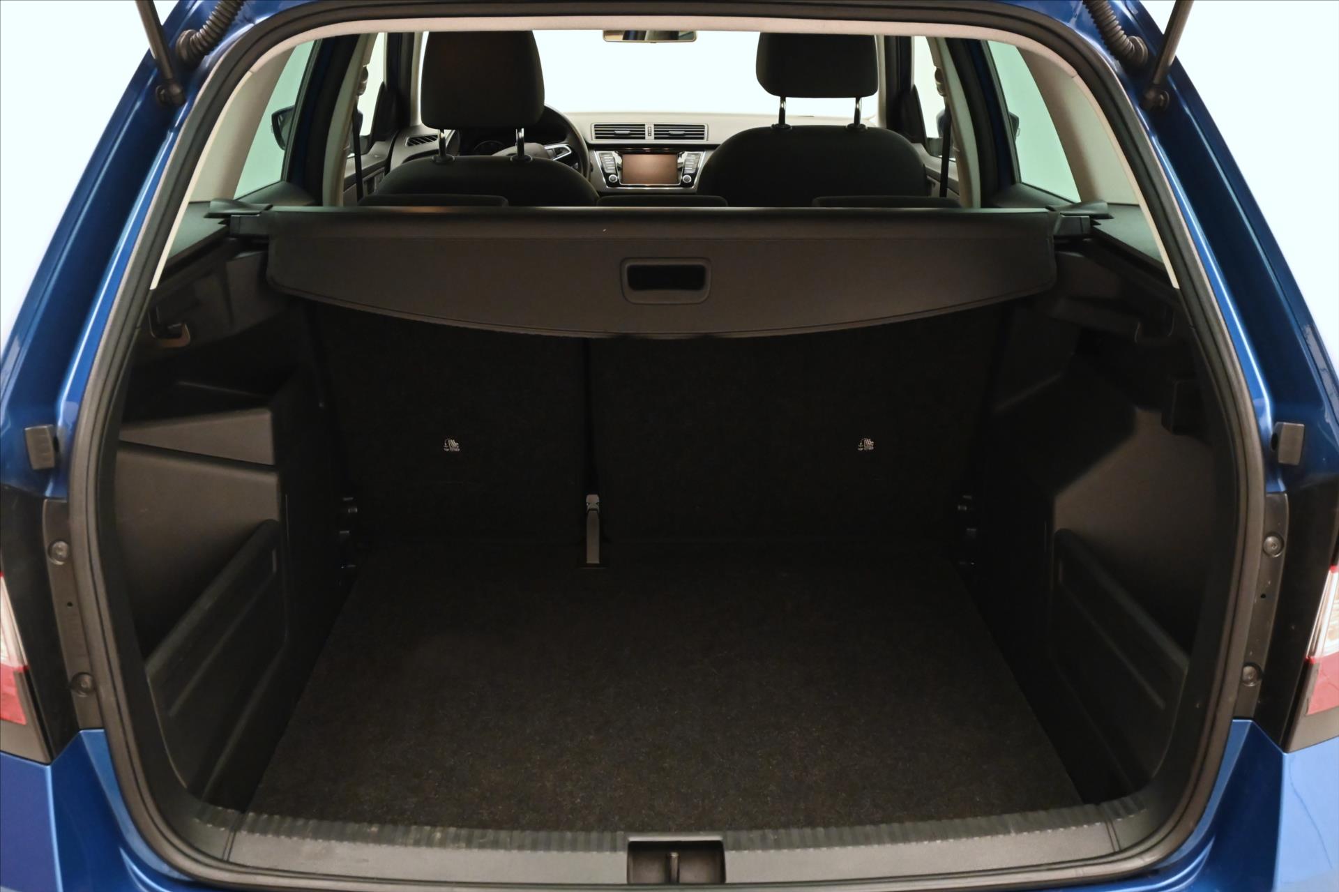 Hlavní fotografie vozu Škoda Fabia 1,0 TSI 70 kW Ambition Tažné Záruka až 5 let (10)